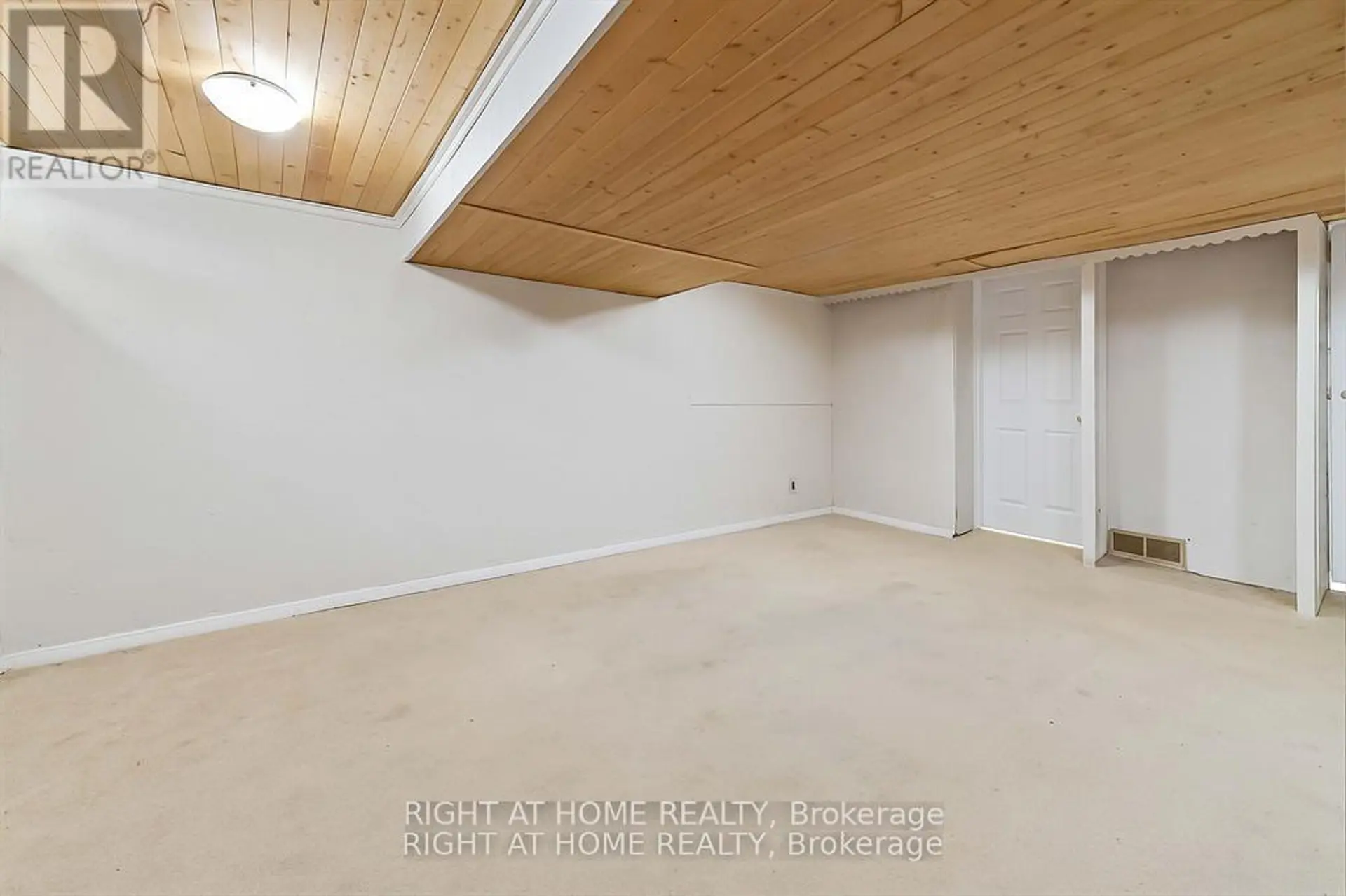 #21 5 HADLEY CIRCLE - Image 17