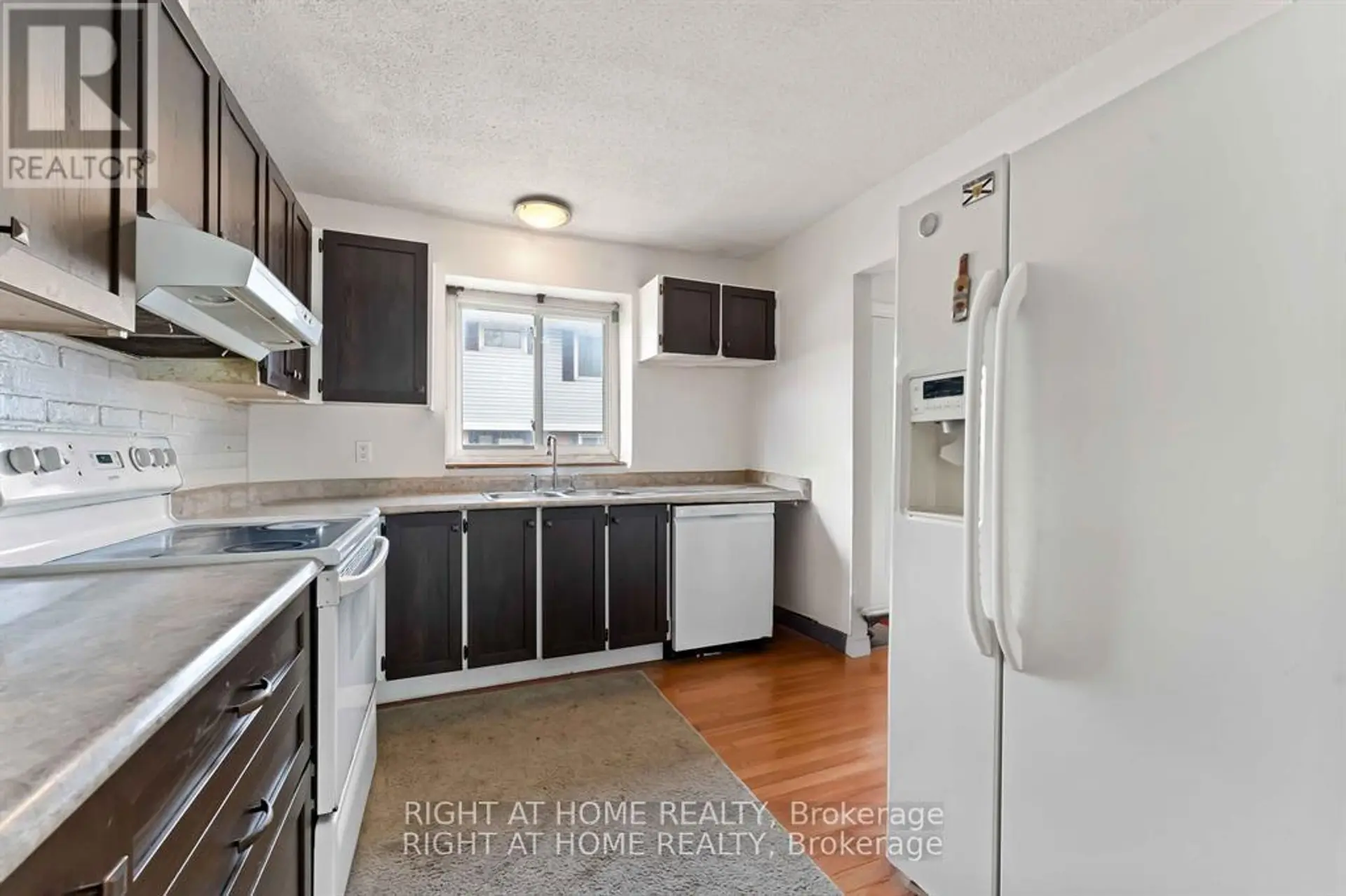 #21 5 HADLEY CIRCLE - Image 5