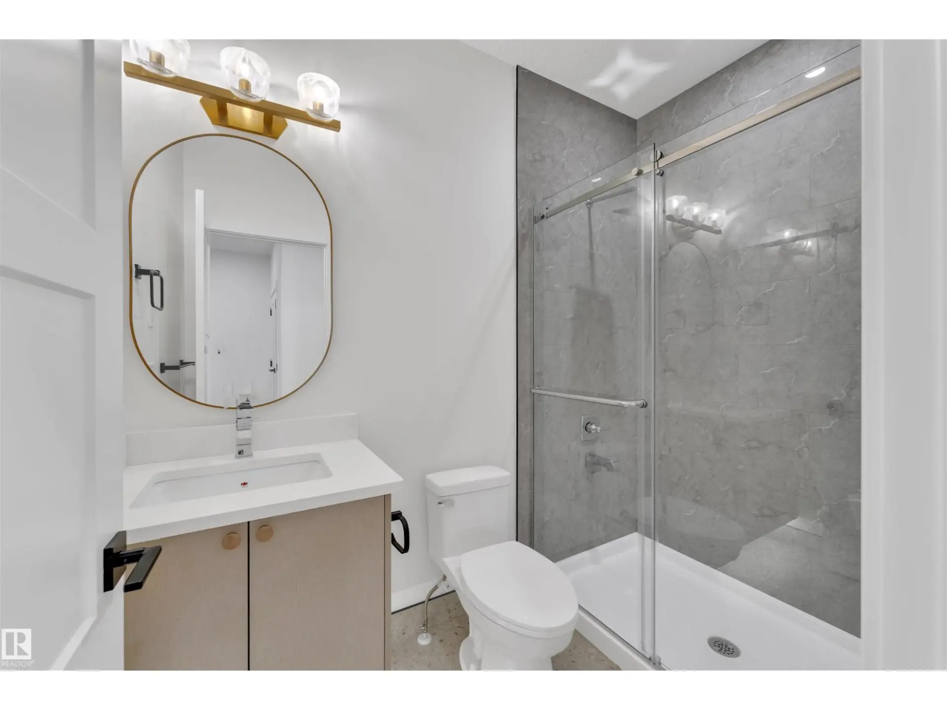 1727 60 AV - Image 6
