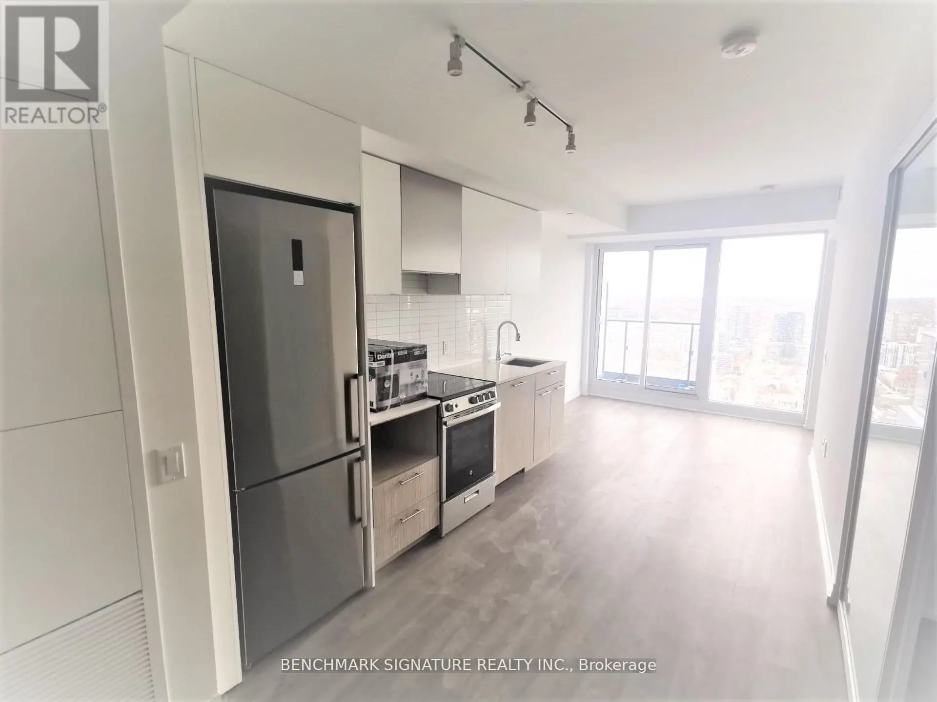 #4015 251 JARVIS STREET - Image 5
