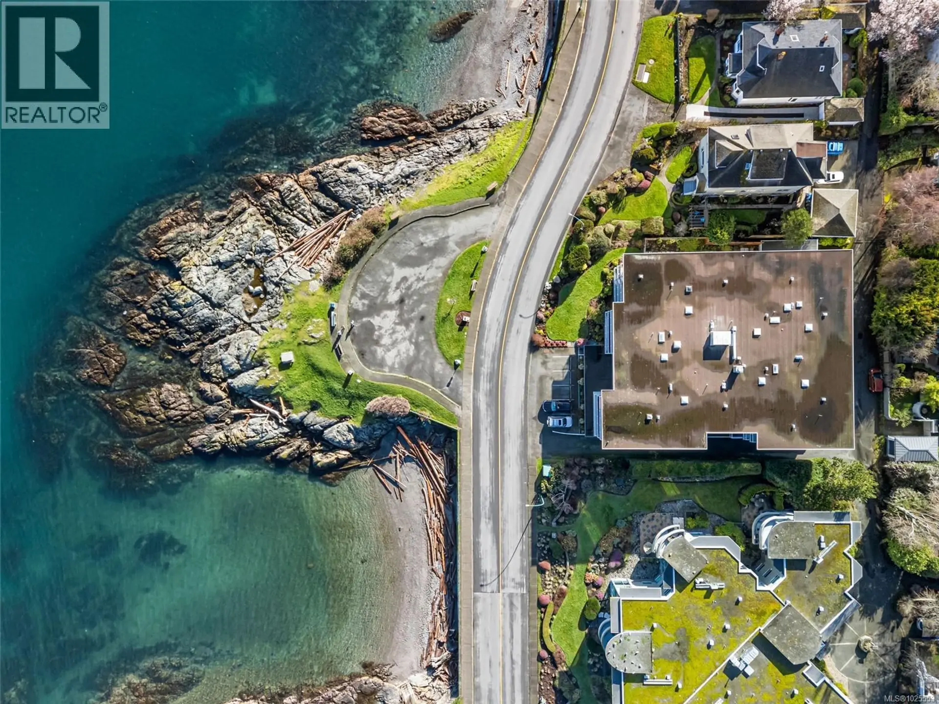 Property at #305 1270 Beach Dr, Oak Bay, BC