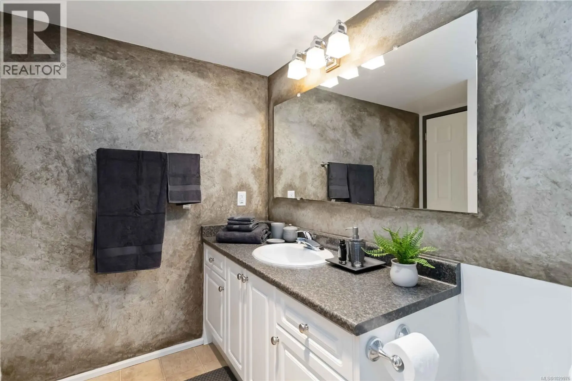 Property at #314 3255 GLASGOW AVE, Saanich, BC