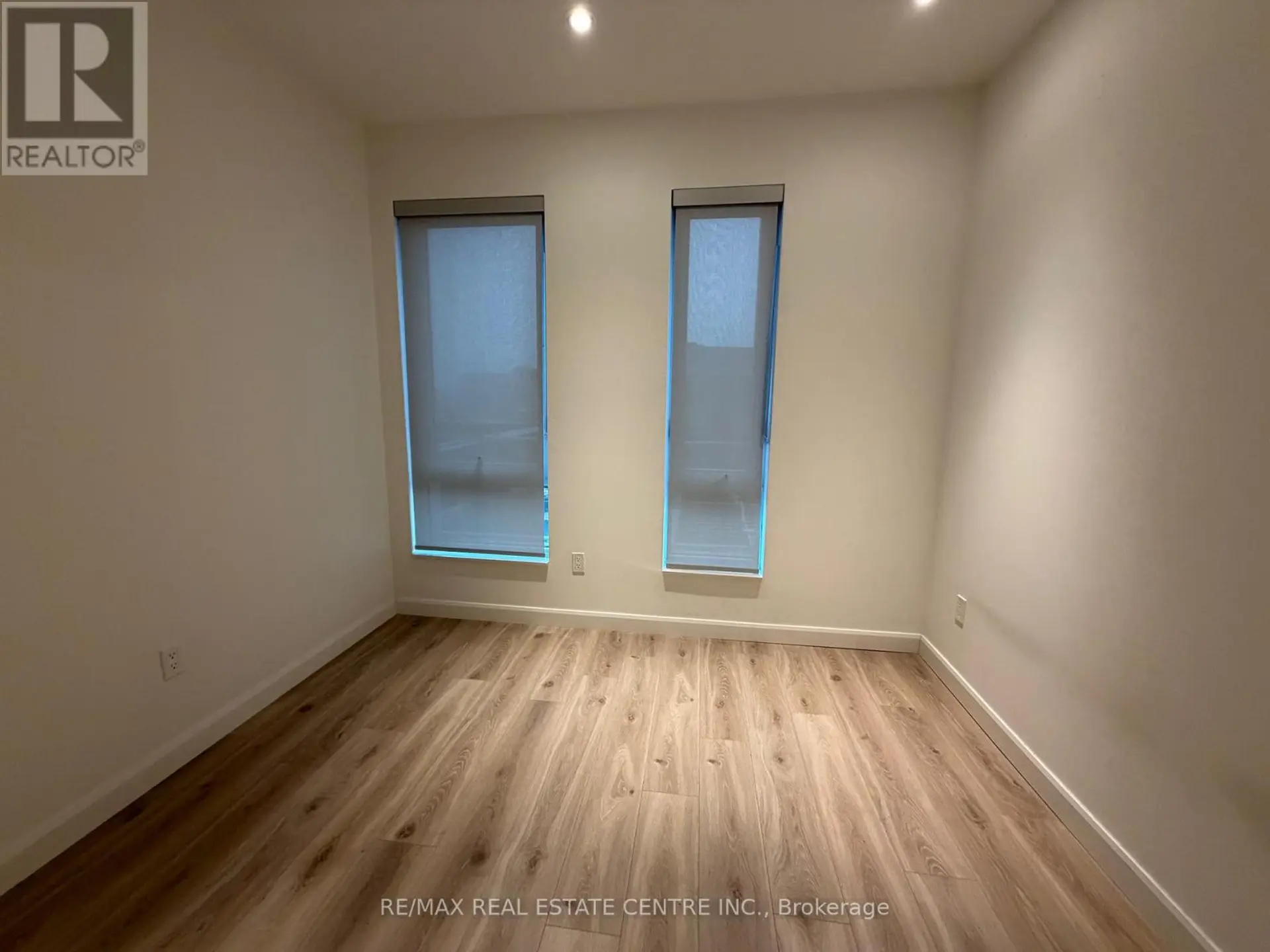 #301 741 KING STREET W - Image 7
