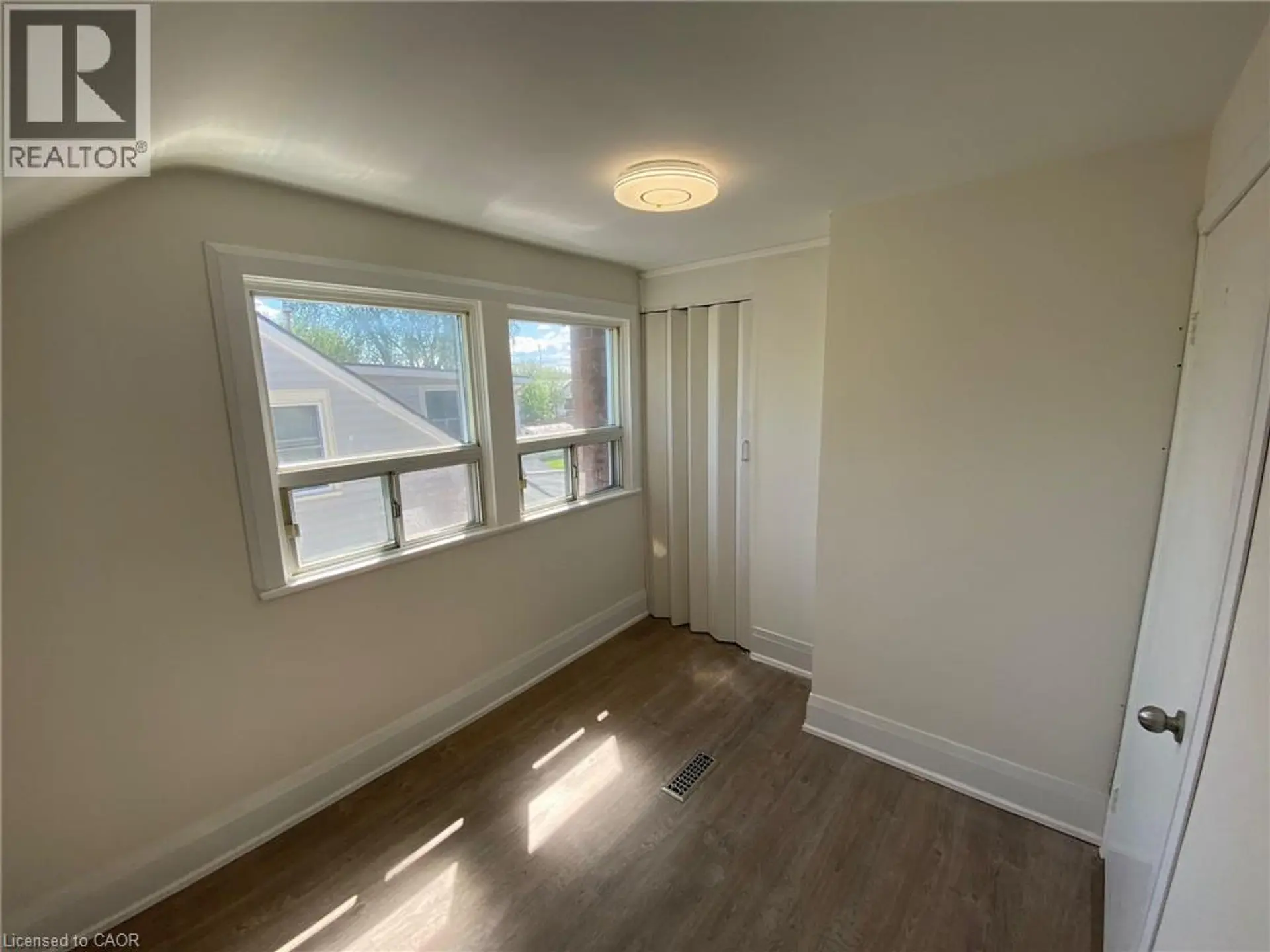 40 BARTLETT STREET - Image 12