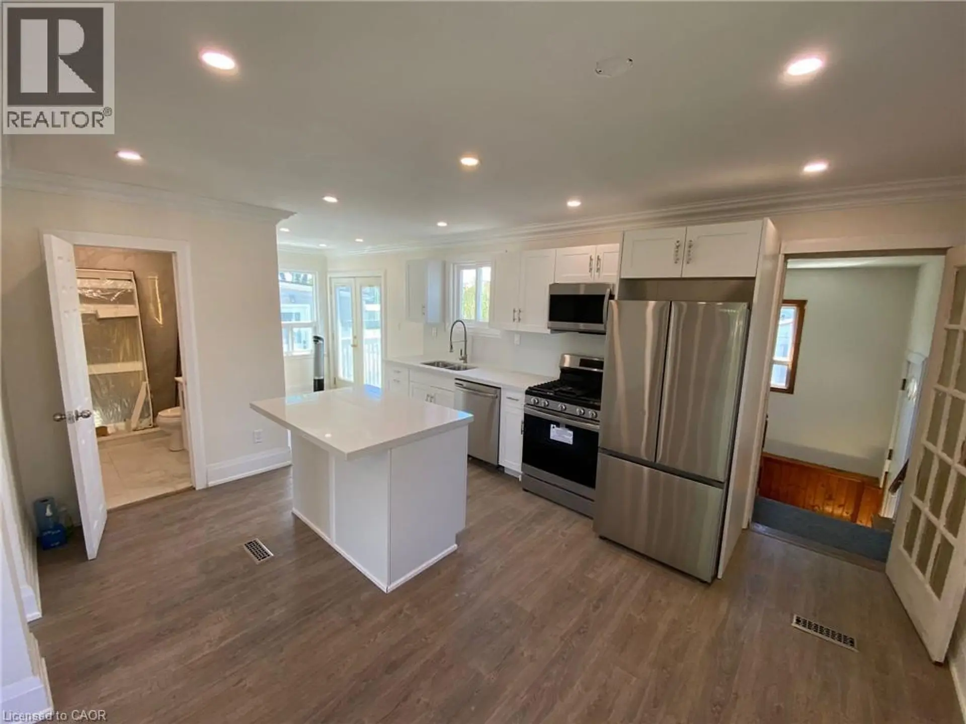40 BARTLETT STREET - Image 4