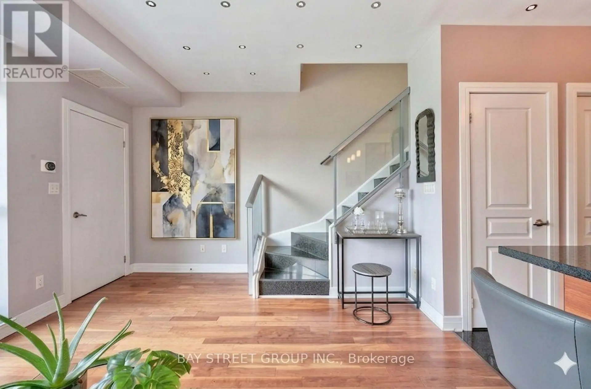 #UPH3 1 AVONDALE AVENUE - Image 10