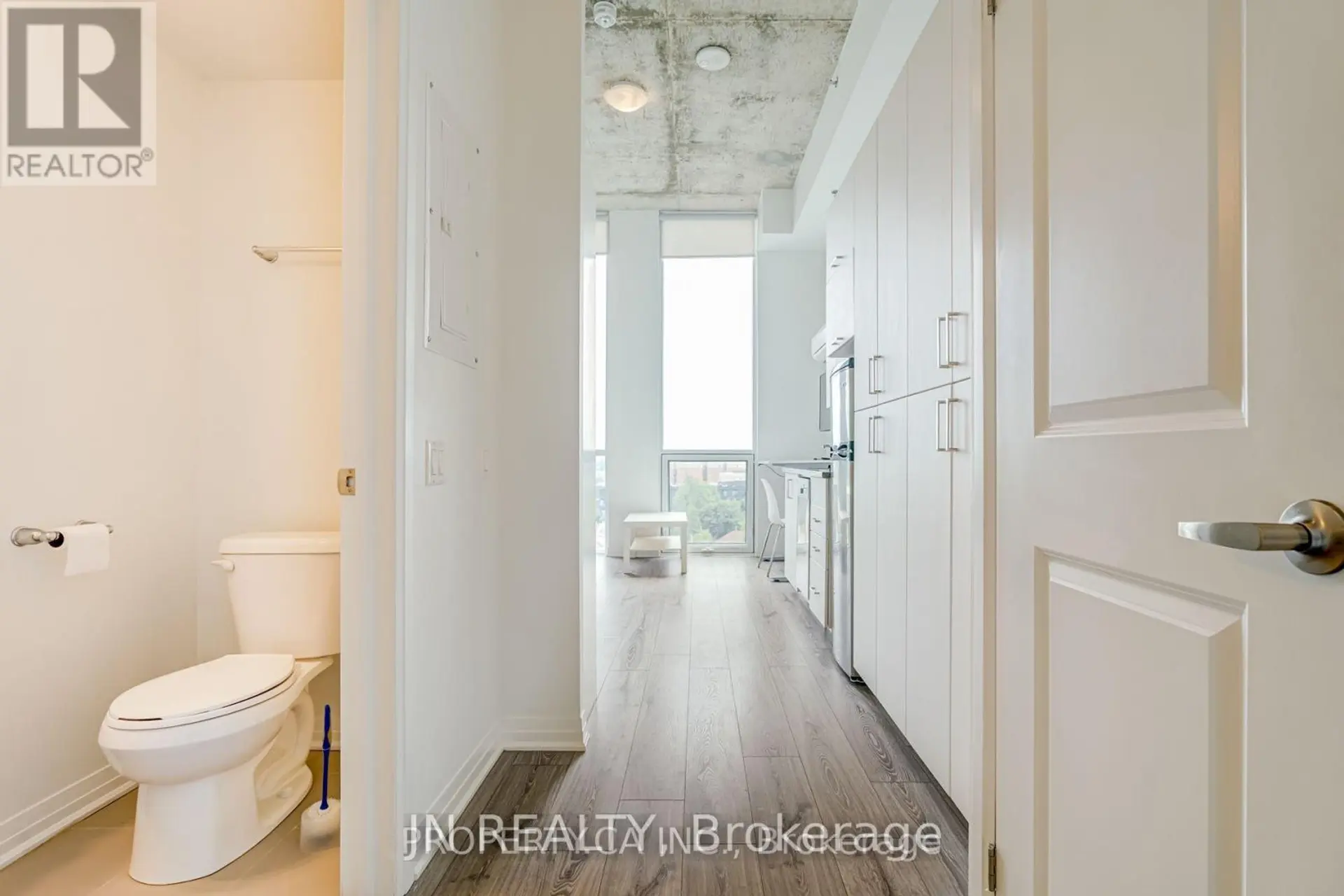 #642 1900 SIMCOE ST STREET N - Image 4