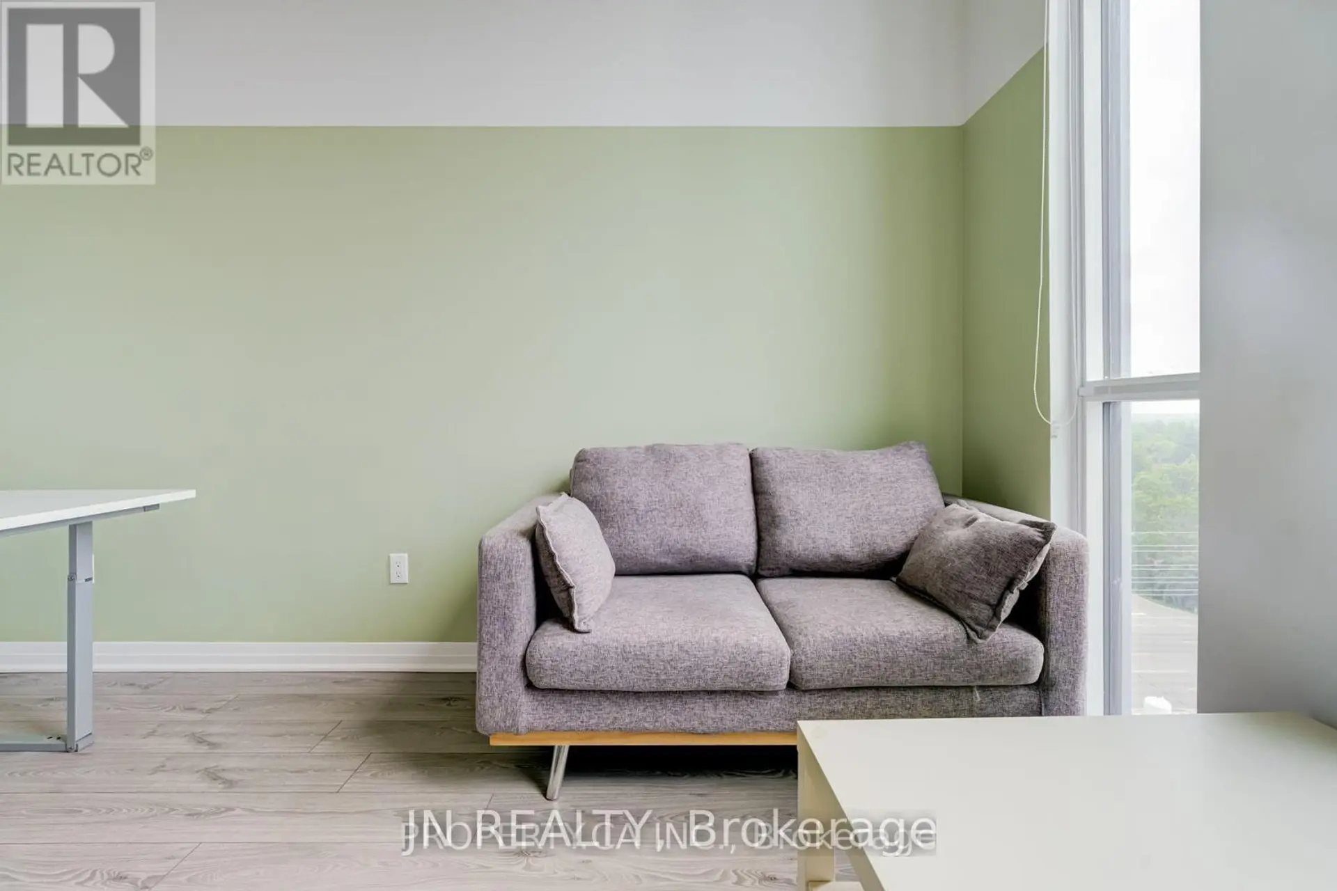 #642 1900 SIMCOE ST STREET N - Image 8