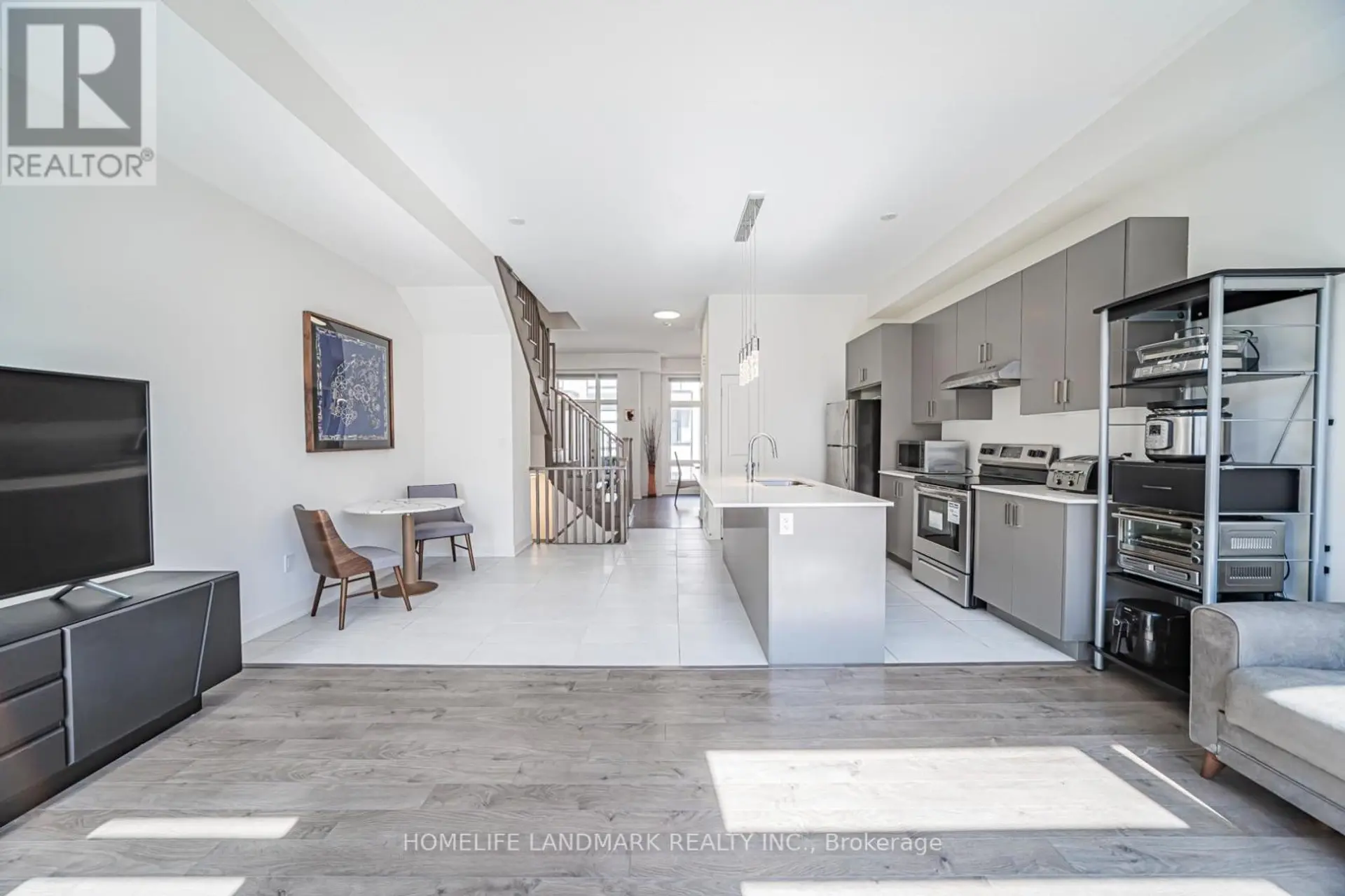 22 BENOIT STREET - Image 9