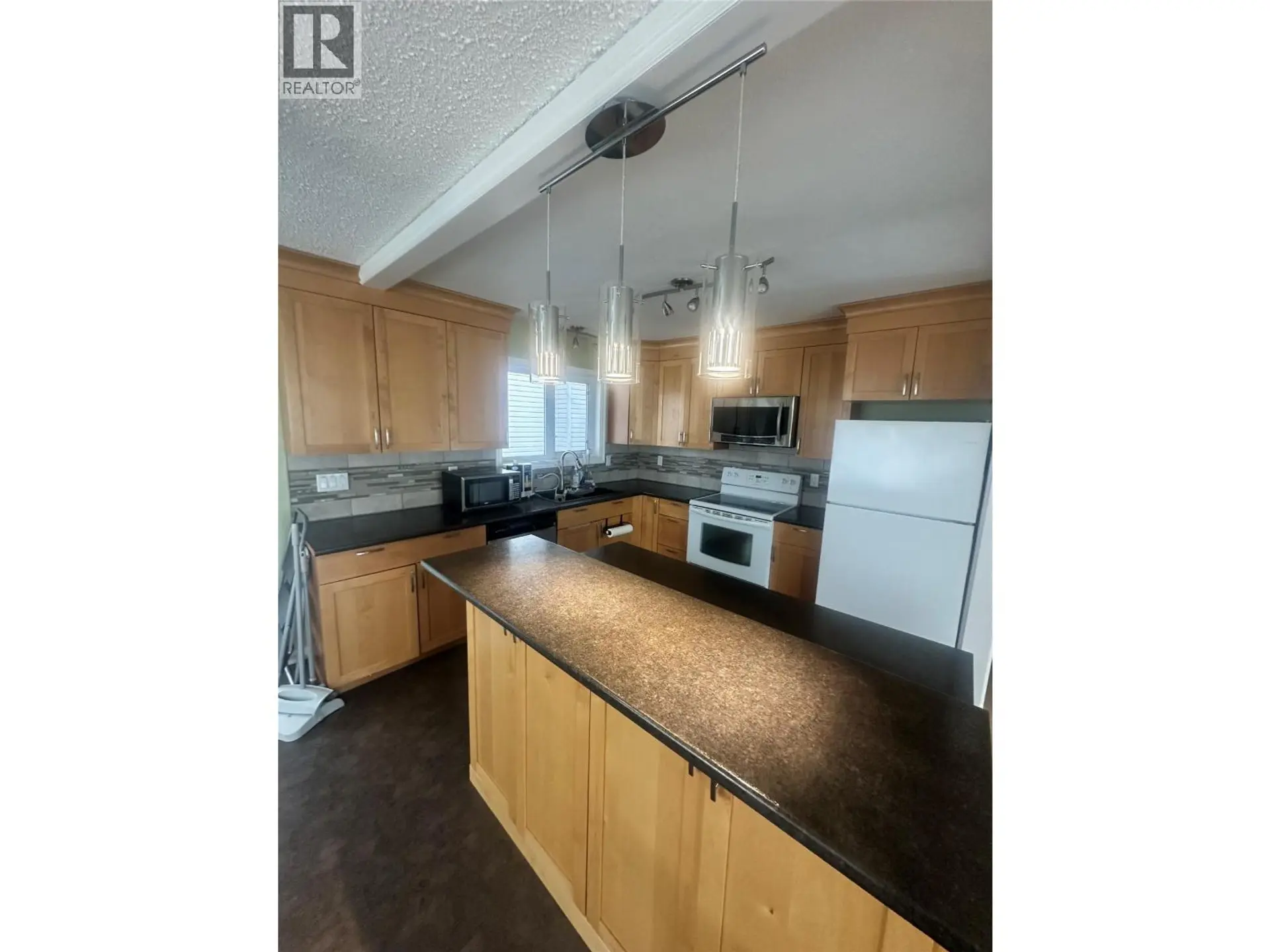 Property at 5301 44A AVENUE NW, Chetwynd, BC