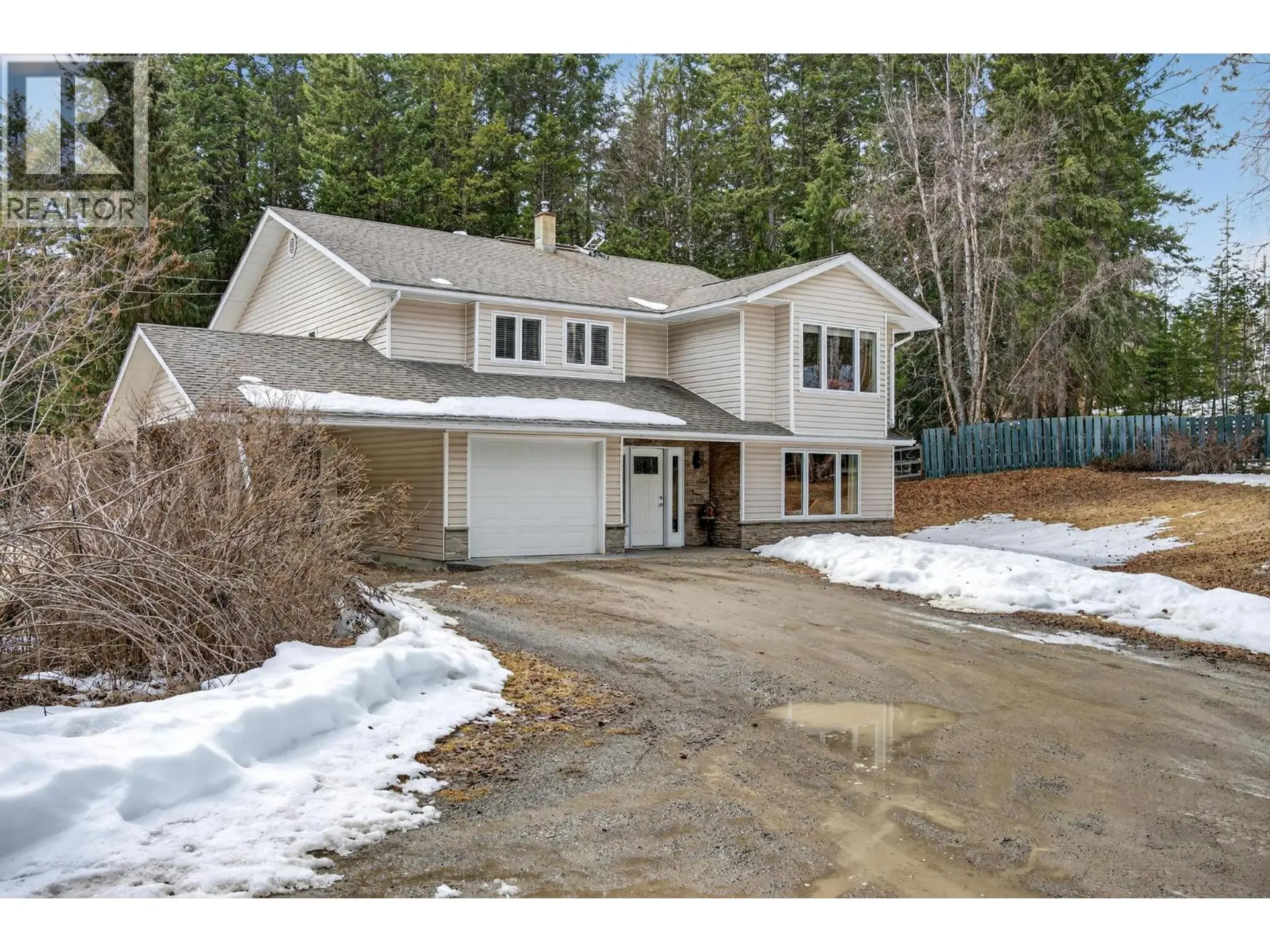 Property at 656 Lafontaine Road E, Golden, BC