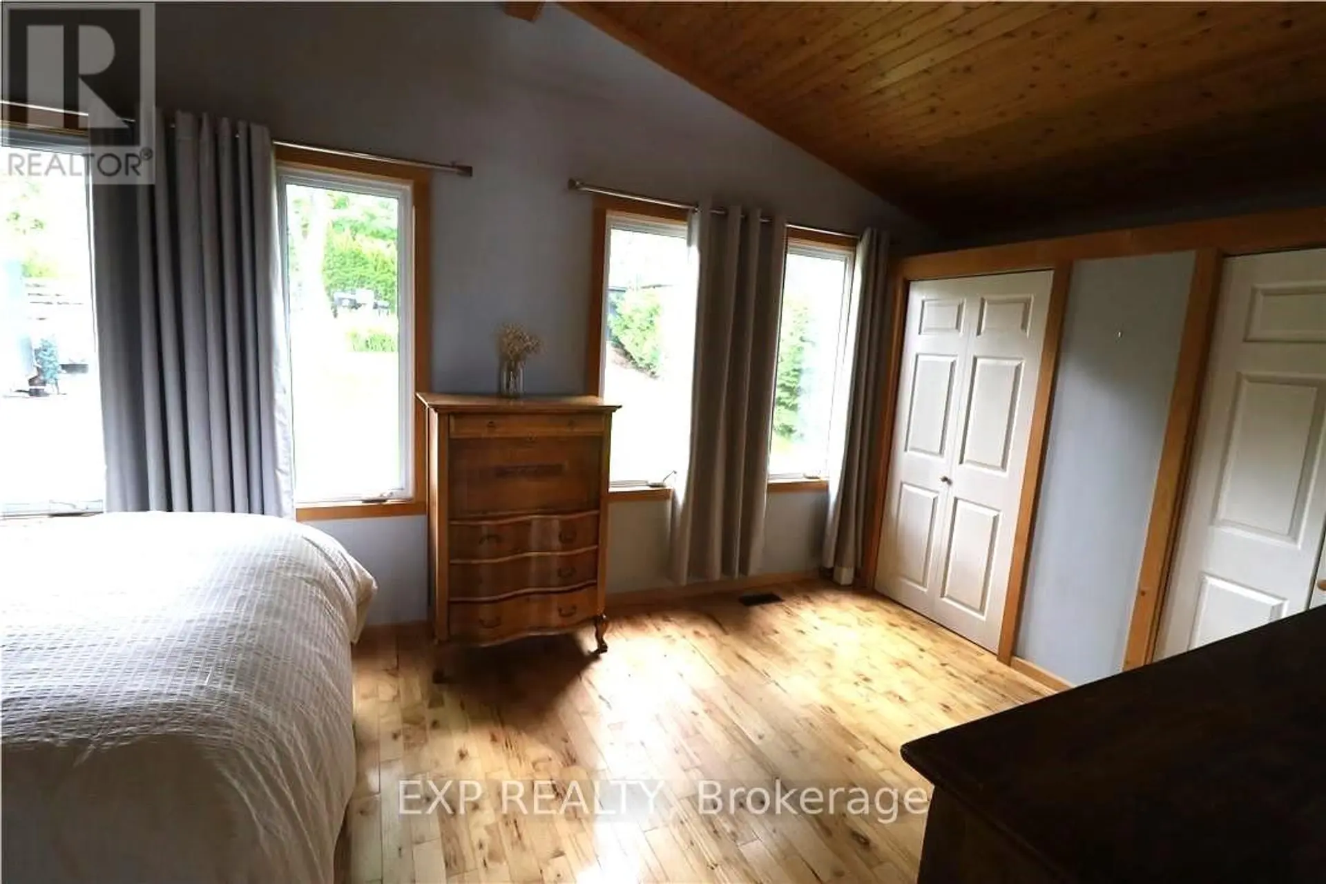 2295 LAKESHORE ROAD E - Image 10