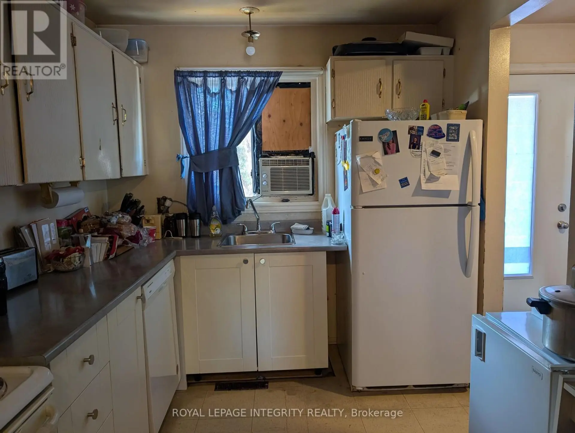 #58 1767 DONDALE STREET - Image 4