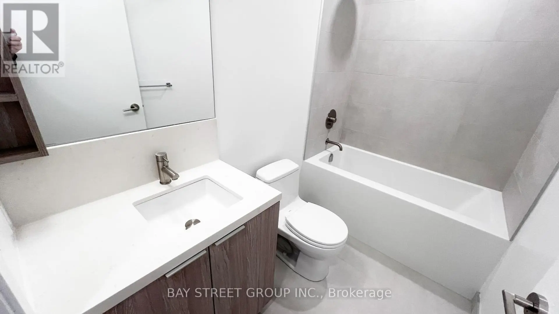 #821 2020 BATHURST STREET - Image 10
