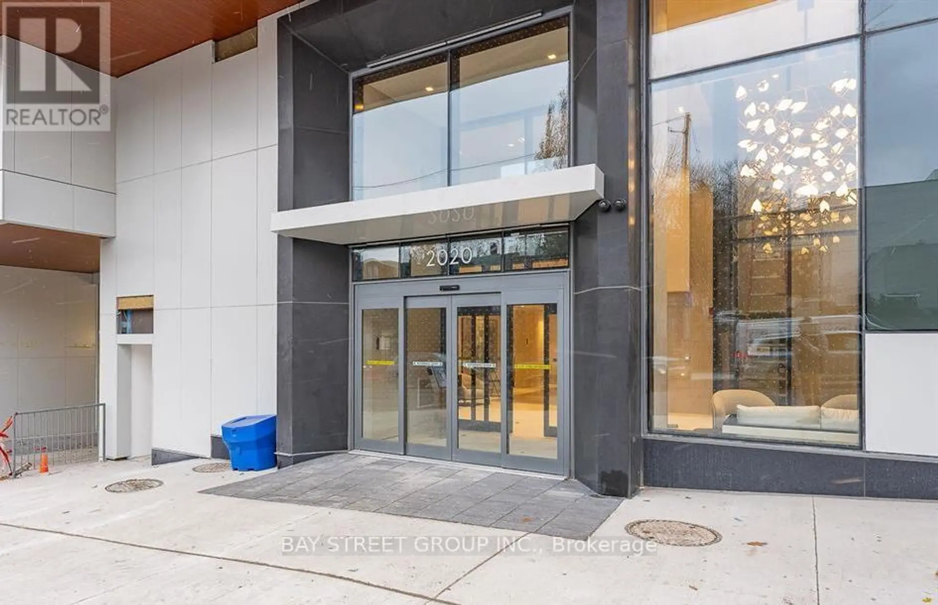 #821 2020 BATHURST STREET - Image 18