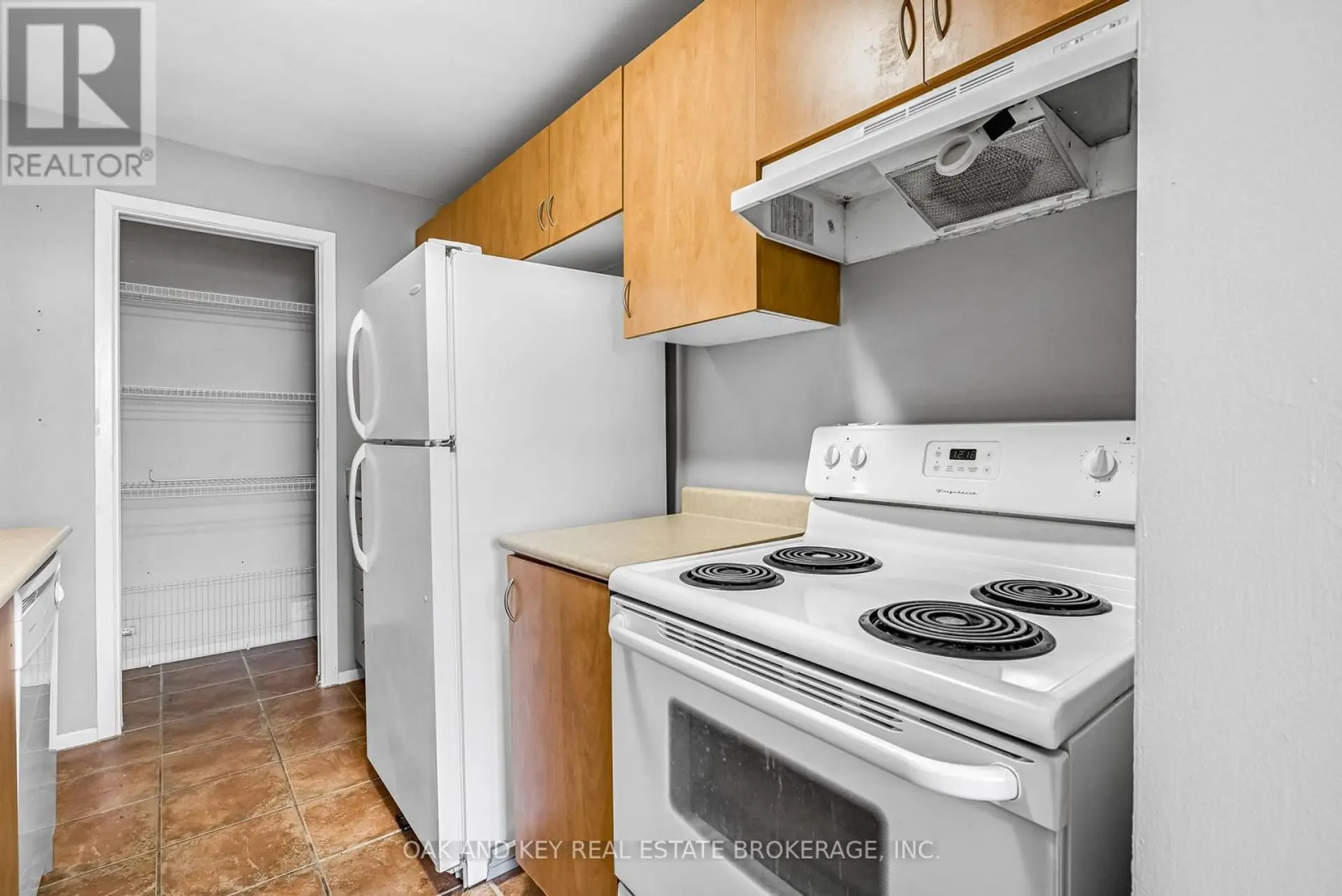 #1007 931 WONDERLAND RD ROAD S - Image 16