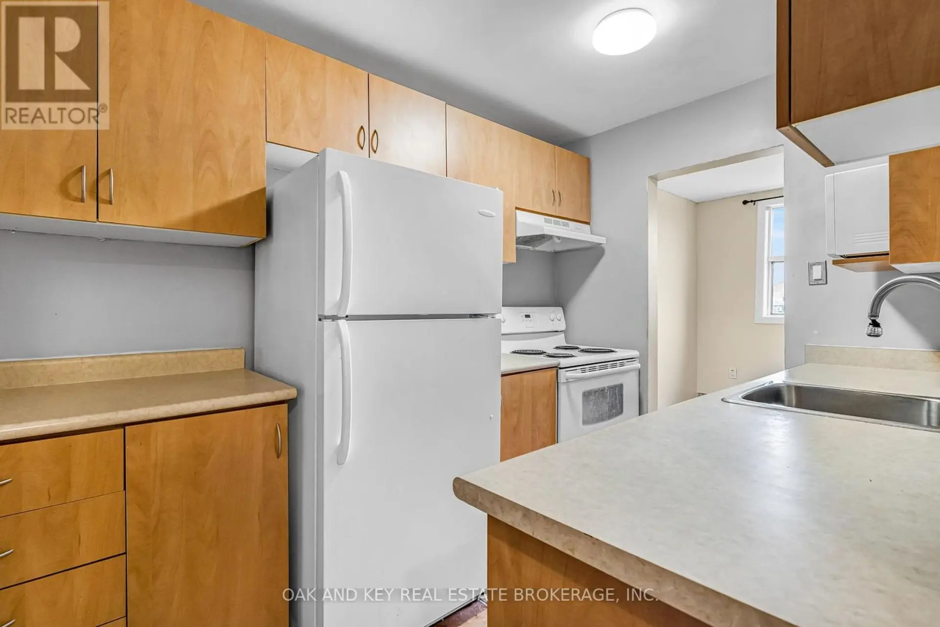 #1007 931 WONDERLAND RD ROAD S - Image 17