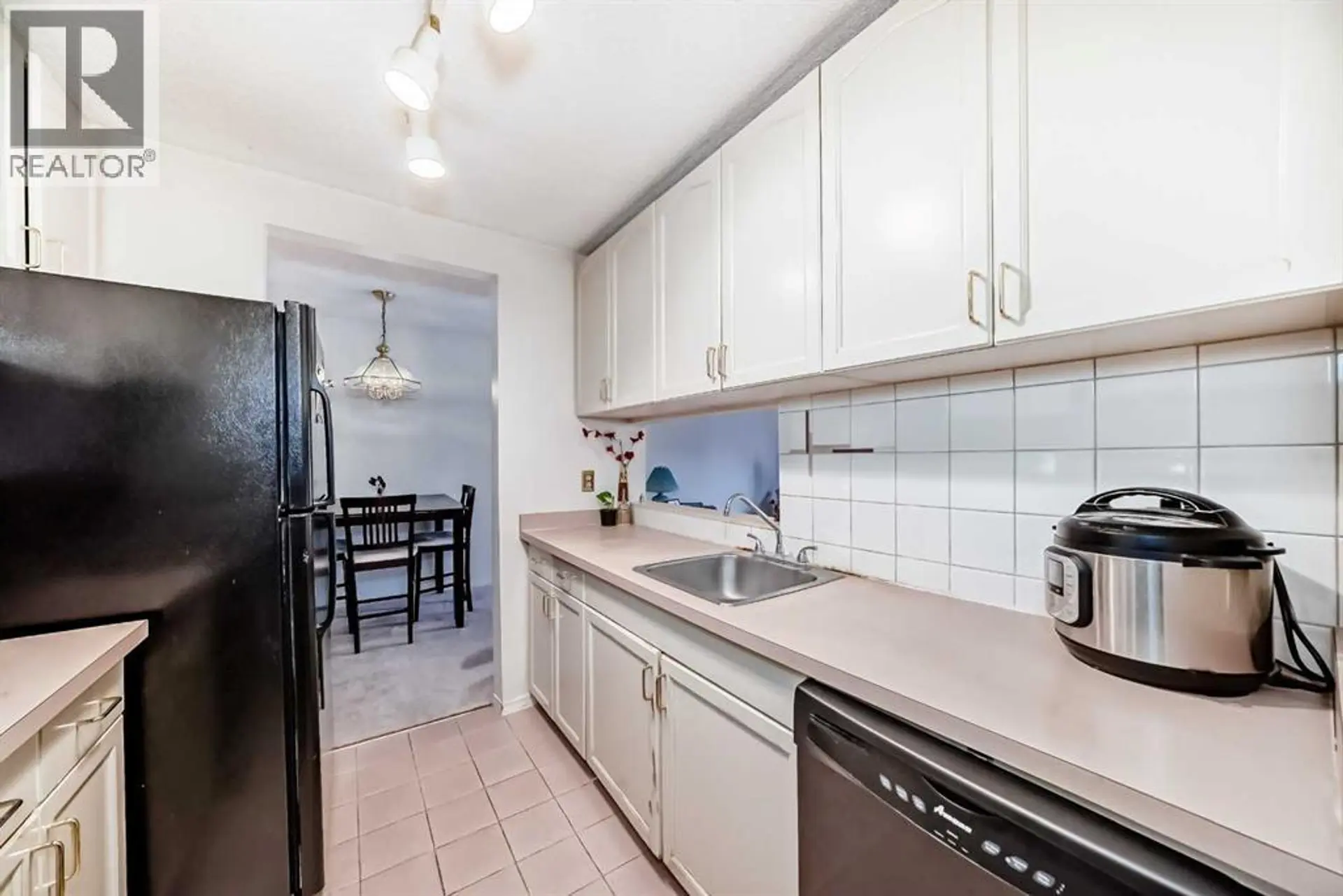 #408 723 57 AVENUE SW - Image 5
