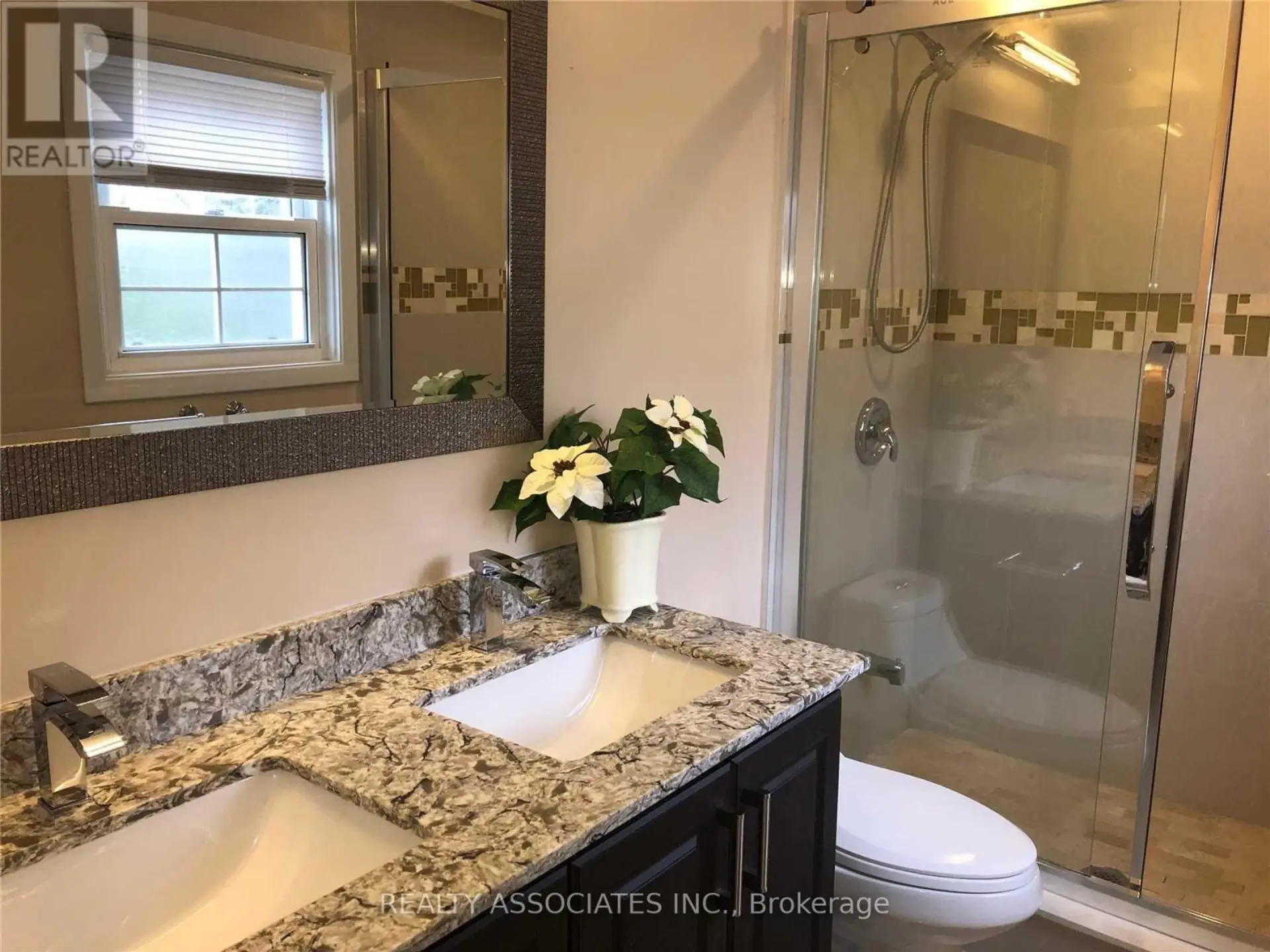 32 ALMOND AVENUE - Image 4