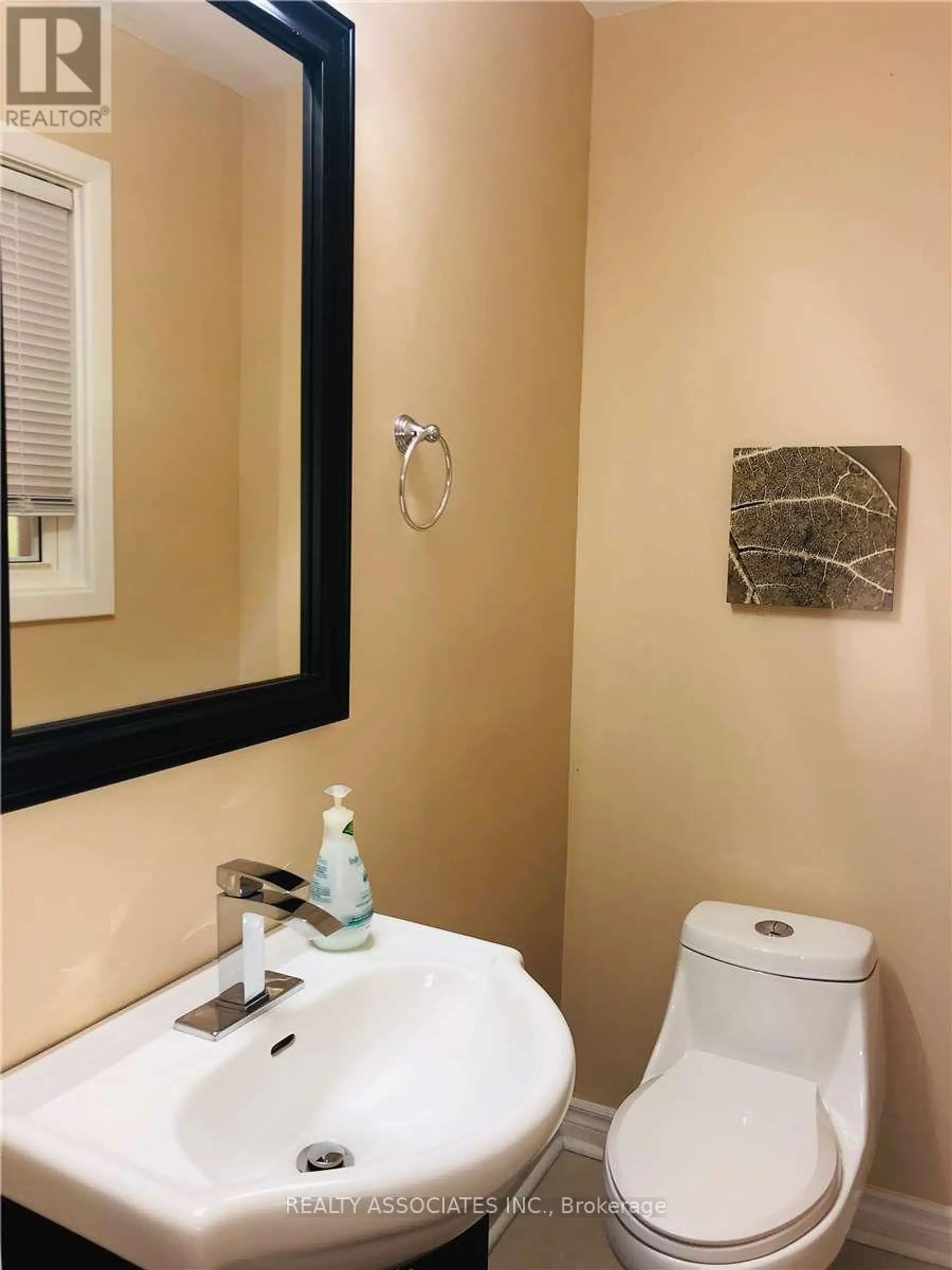 32 ALMOND AVENUE - Image 5