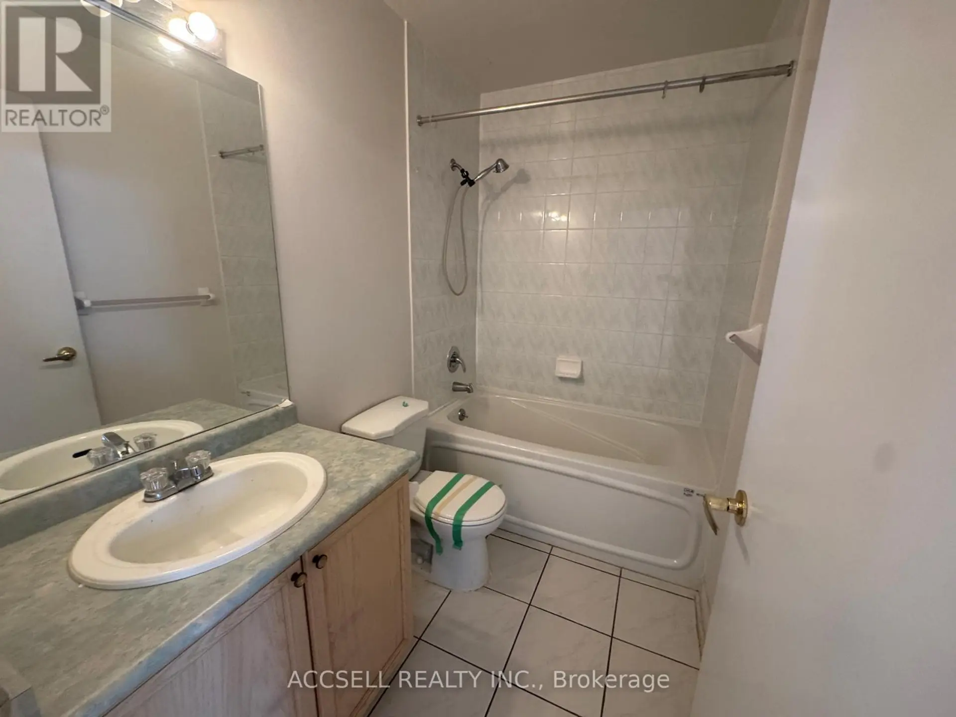#PH12 650 LAWRENCE AVENUE W - Image 5