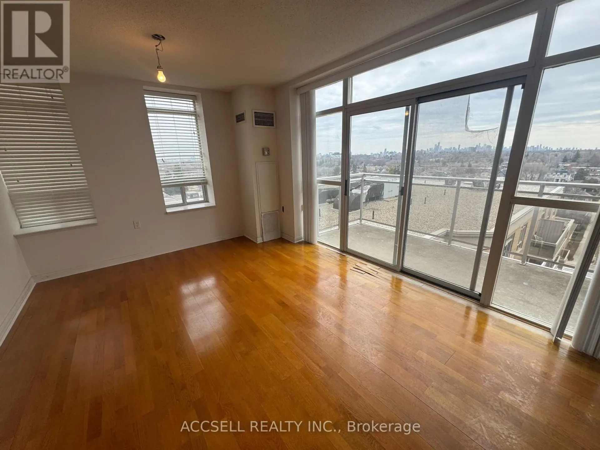 #PH12 650 LAWRENCE AVENUE W - Image 3