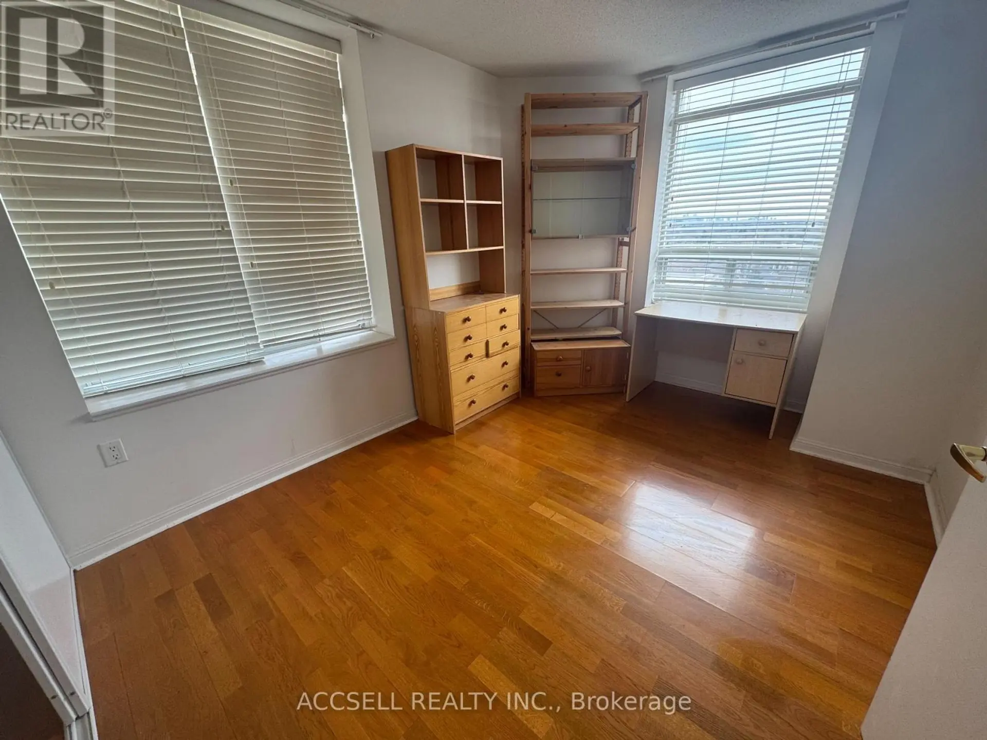 #PH12 650 LAWRENCE AVENUE W - Image 8