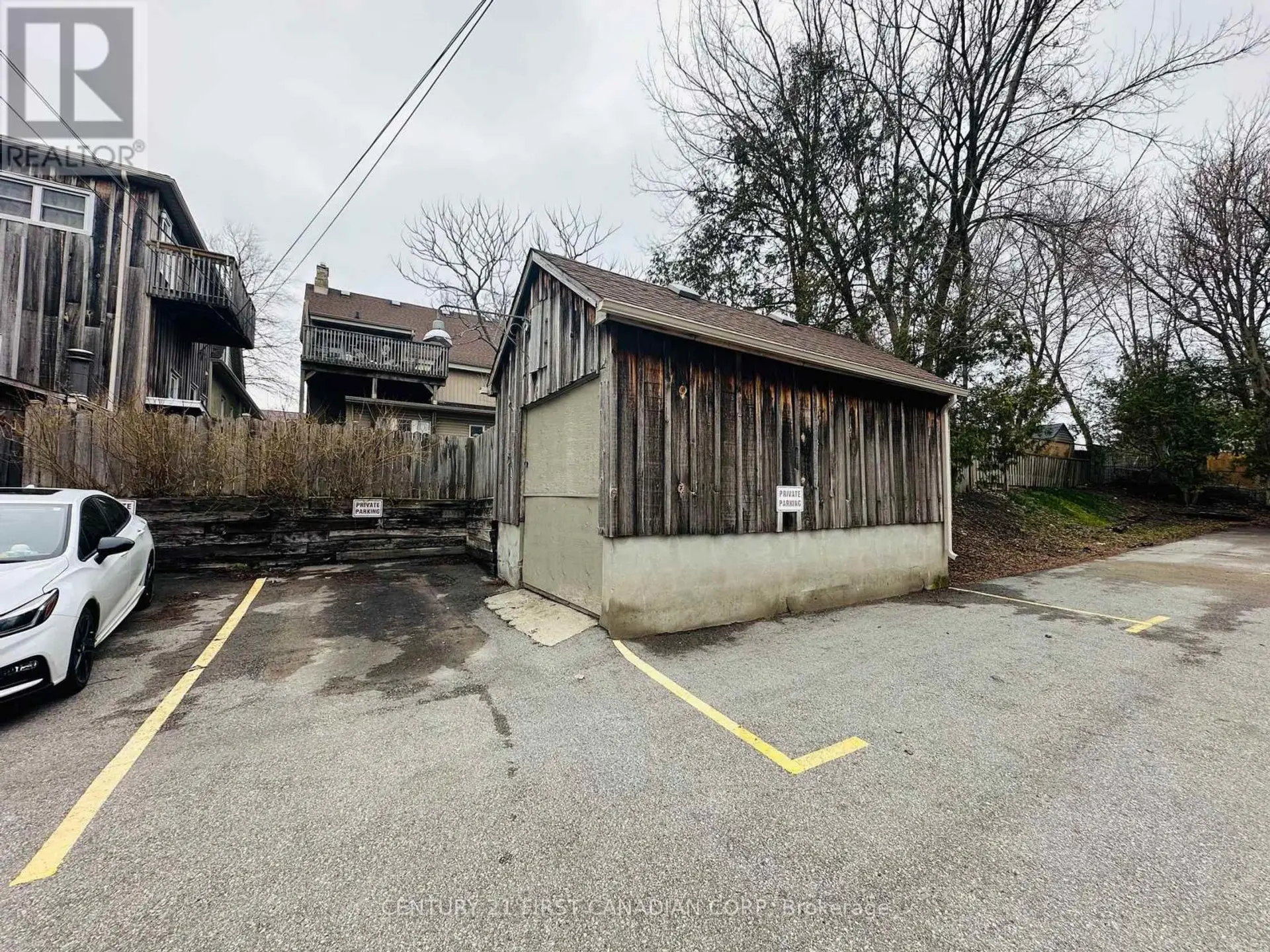 281 HILL STREET - Image 13