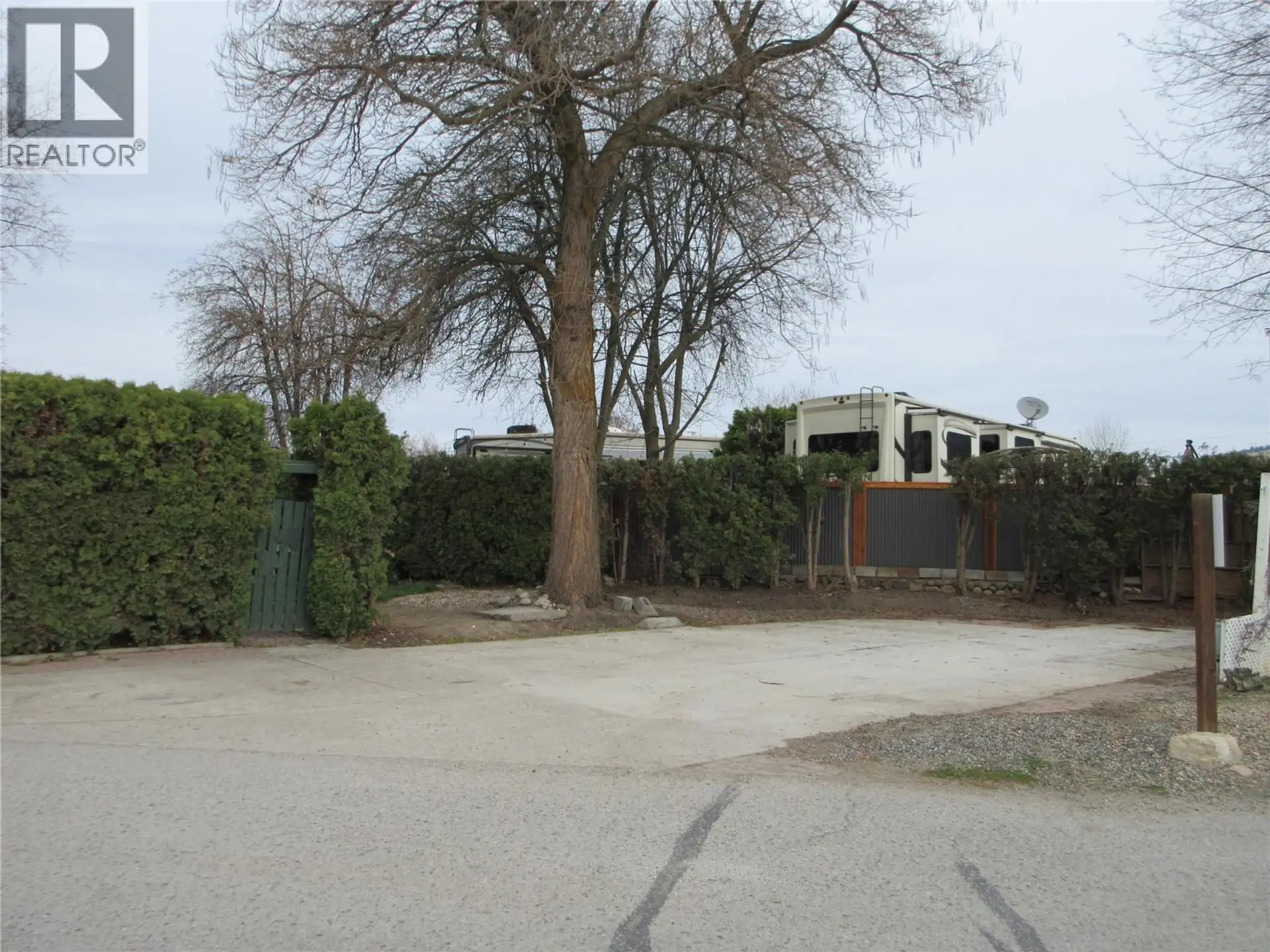 #75 415 Commonwealth Road - Image 1