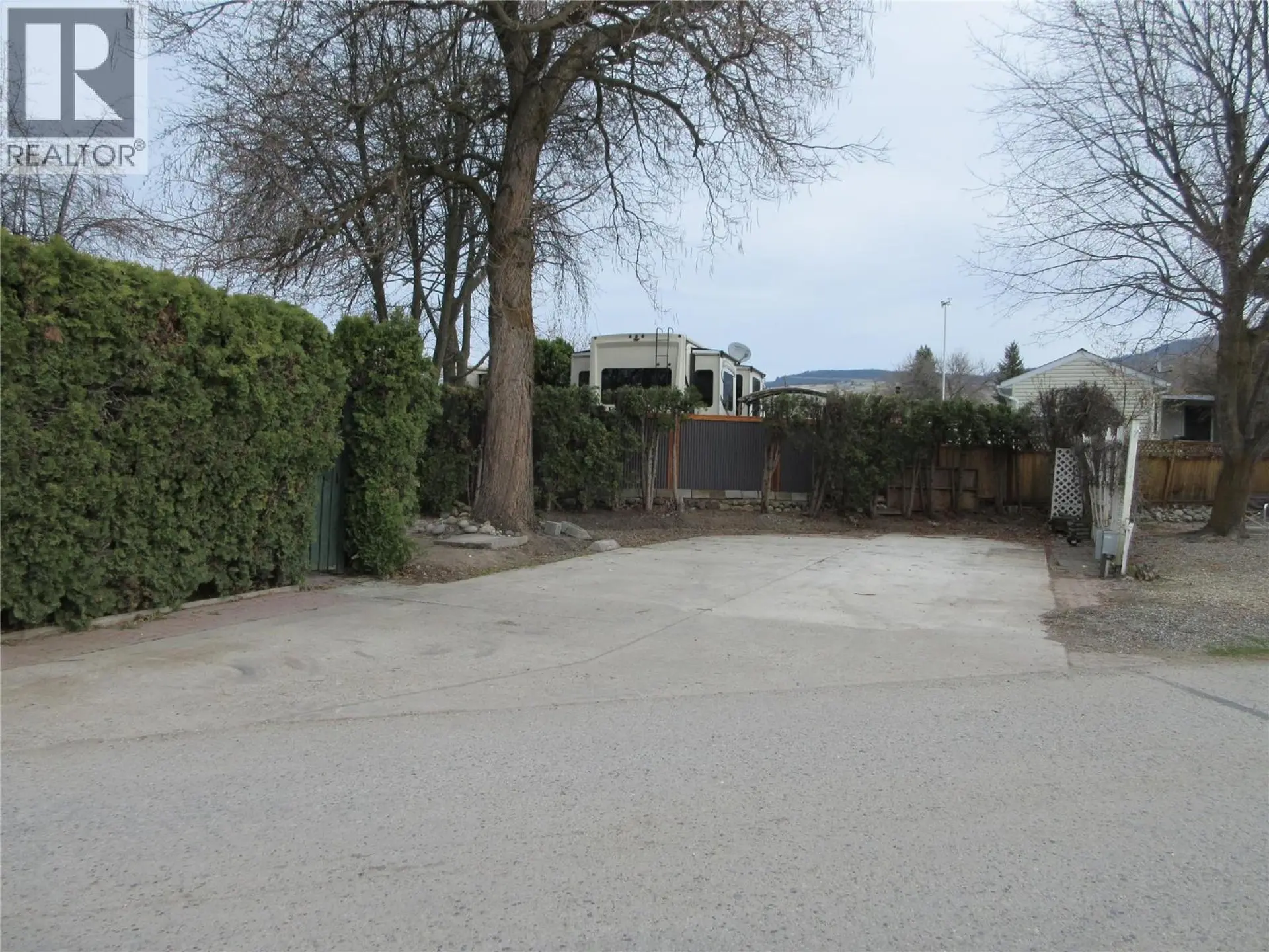 #75 415 Commonwealth Road - Image 2