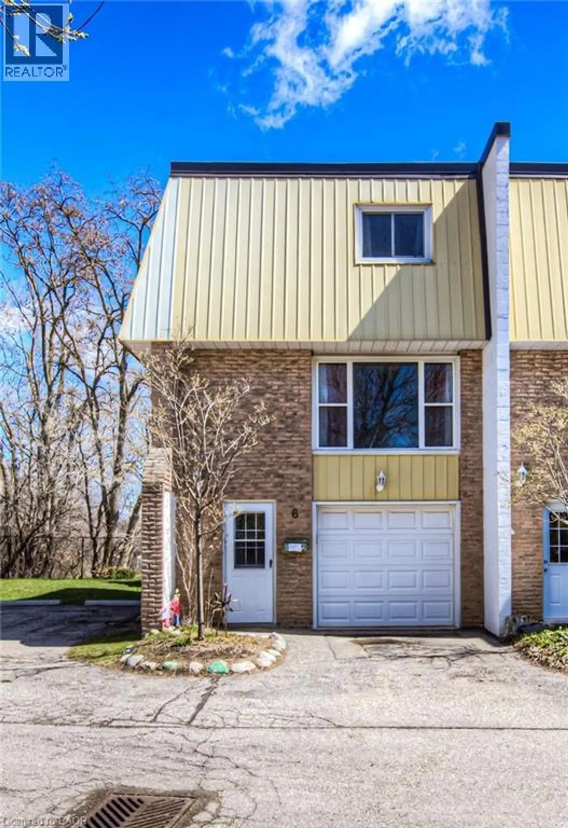 #6 70 MORGAN AVENUE - Image 1