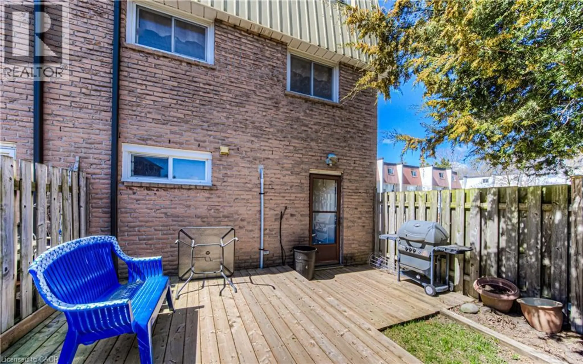 #6 70 MORGAN AVENUE - Image 3