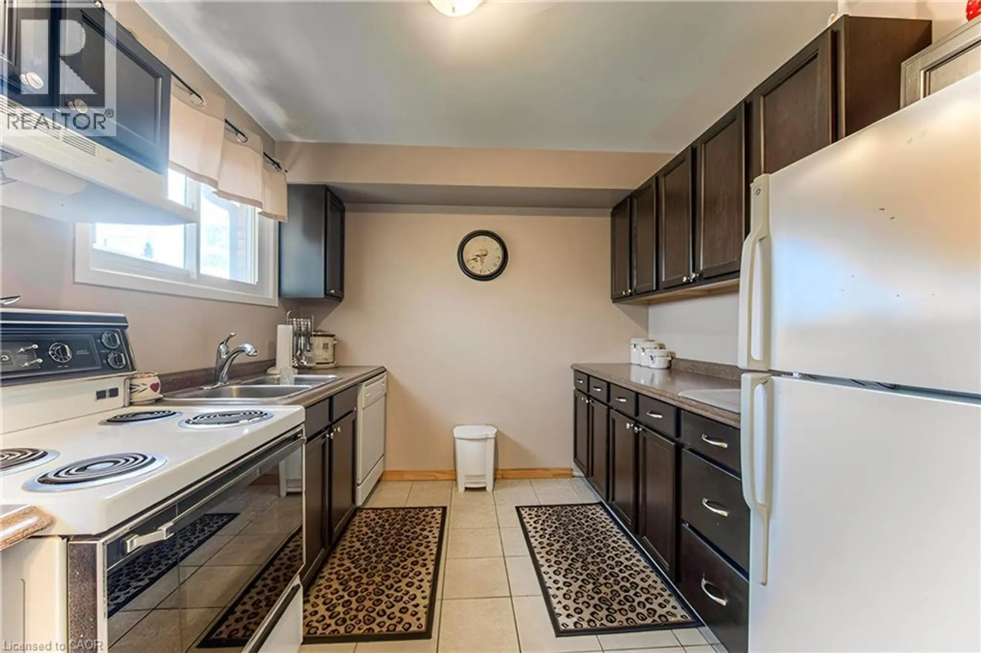 #6 70 MORGAN AVENUE - Image 6