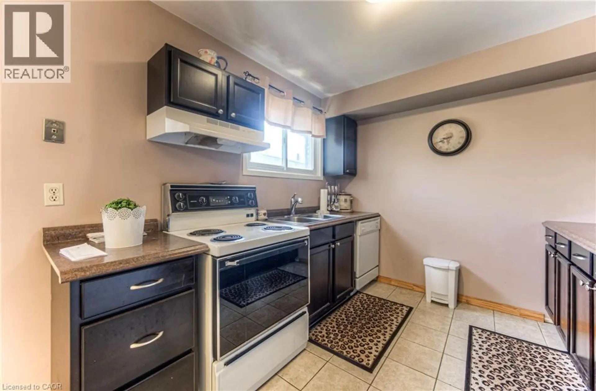 #6 70 MORGAN AVENUE - Image 7