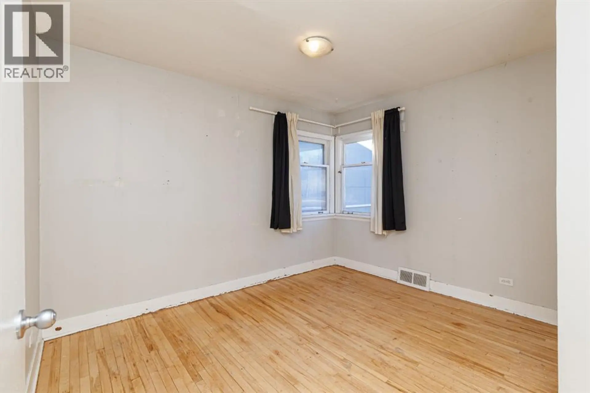 2820 PARKDALE BOULEVARD NW - Image 9