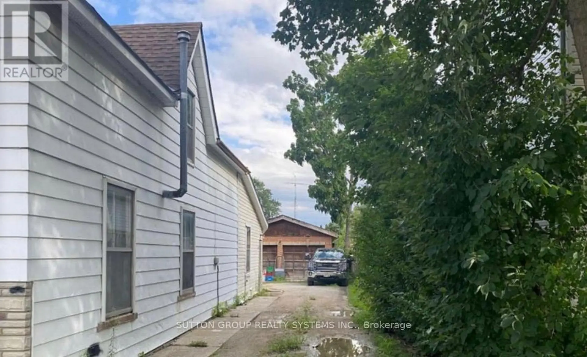 392 PEARL STREET - Image 3