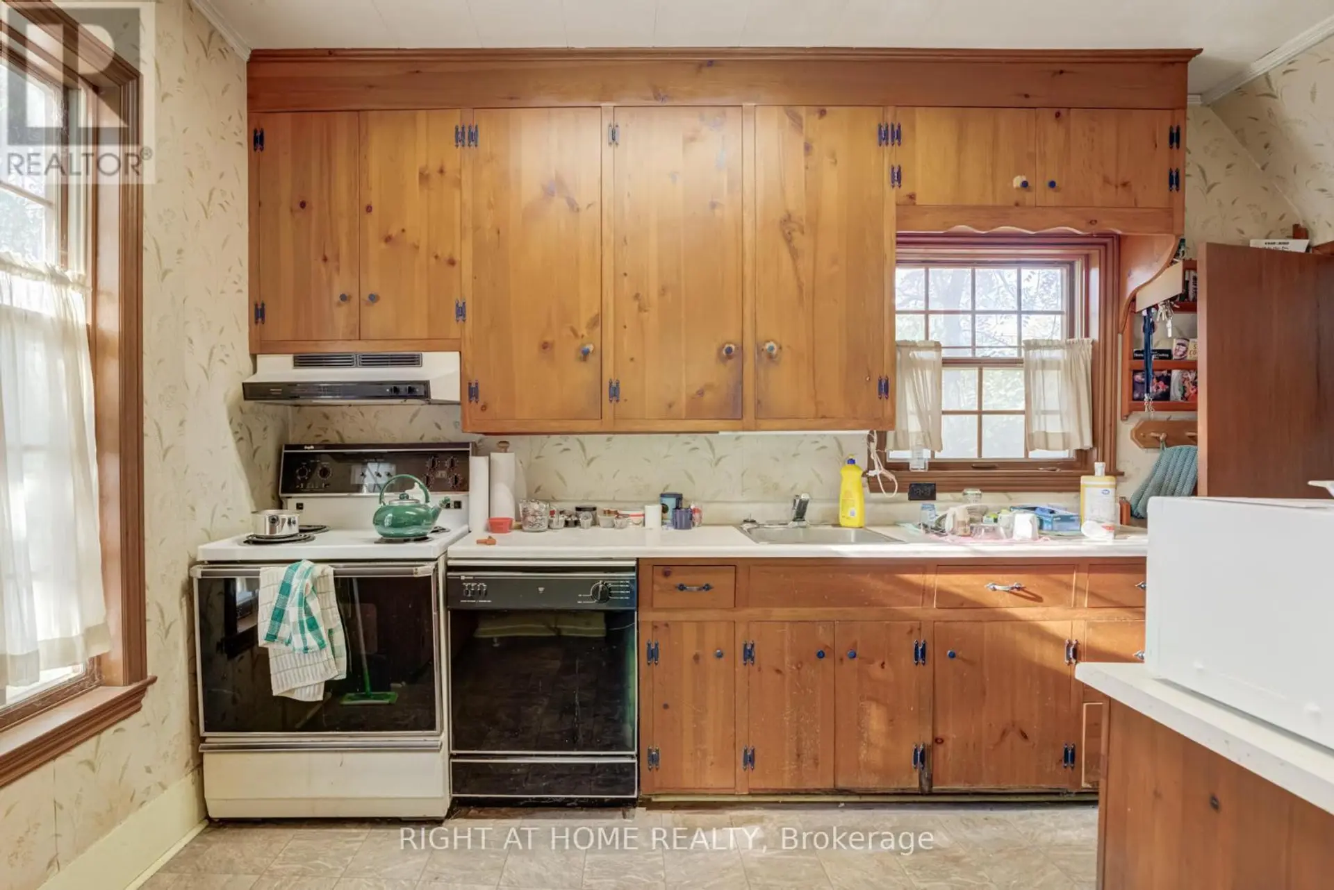 315 MAIN STREET N - Image 17