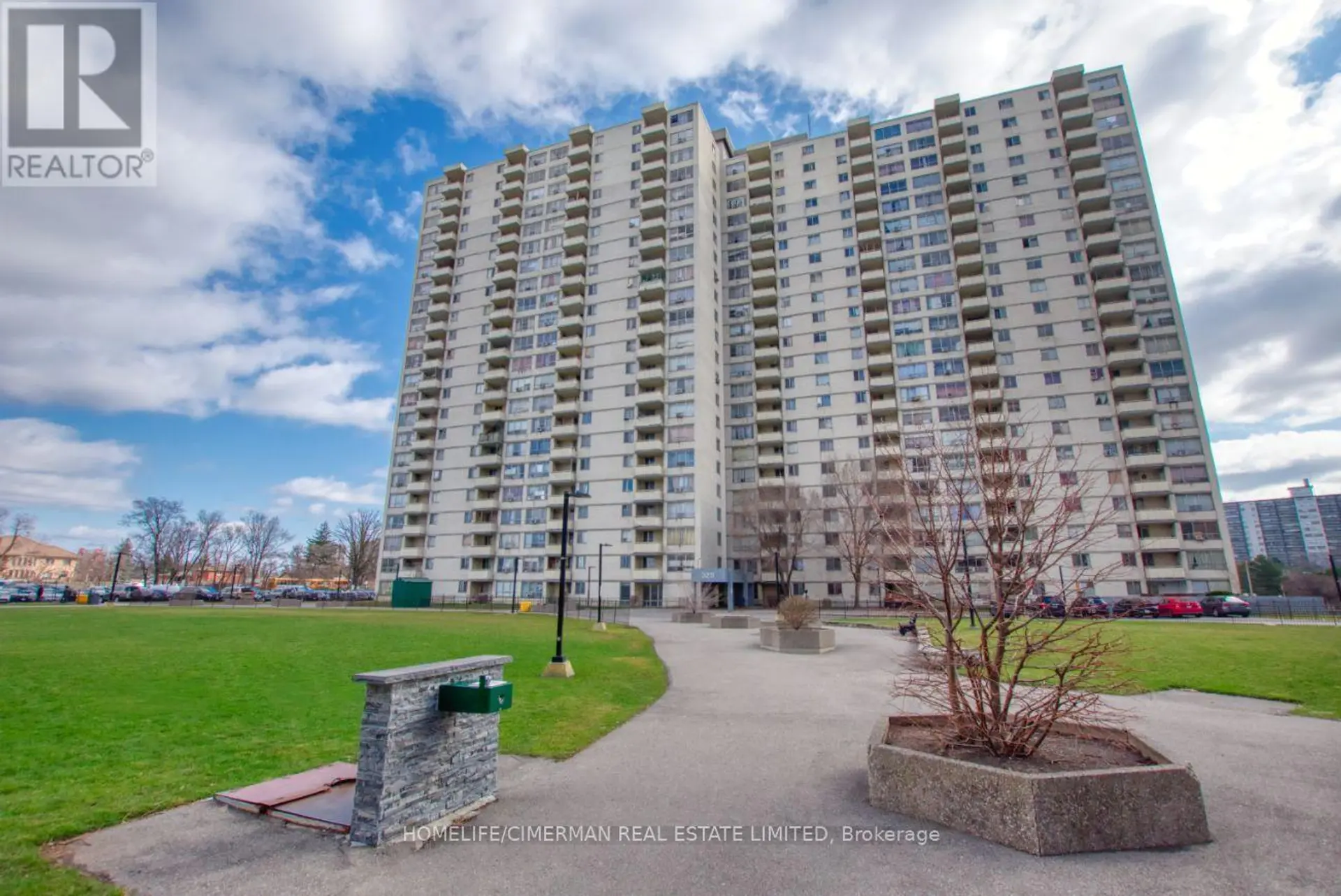 #1511 320 DIXON ROAD - Image 2