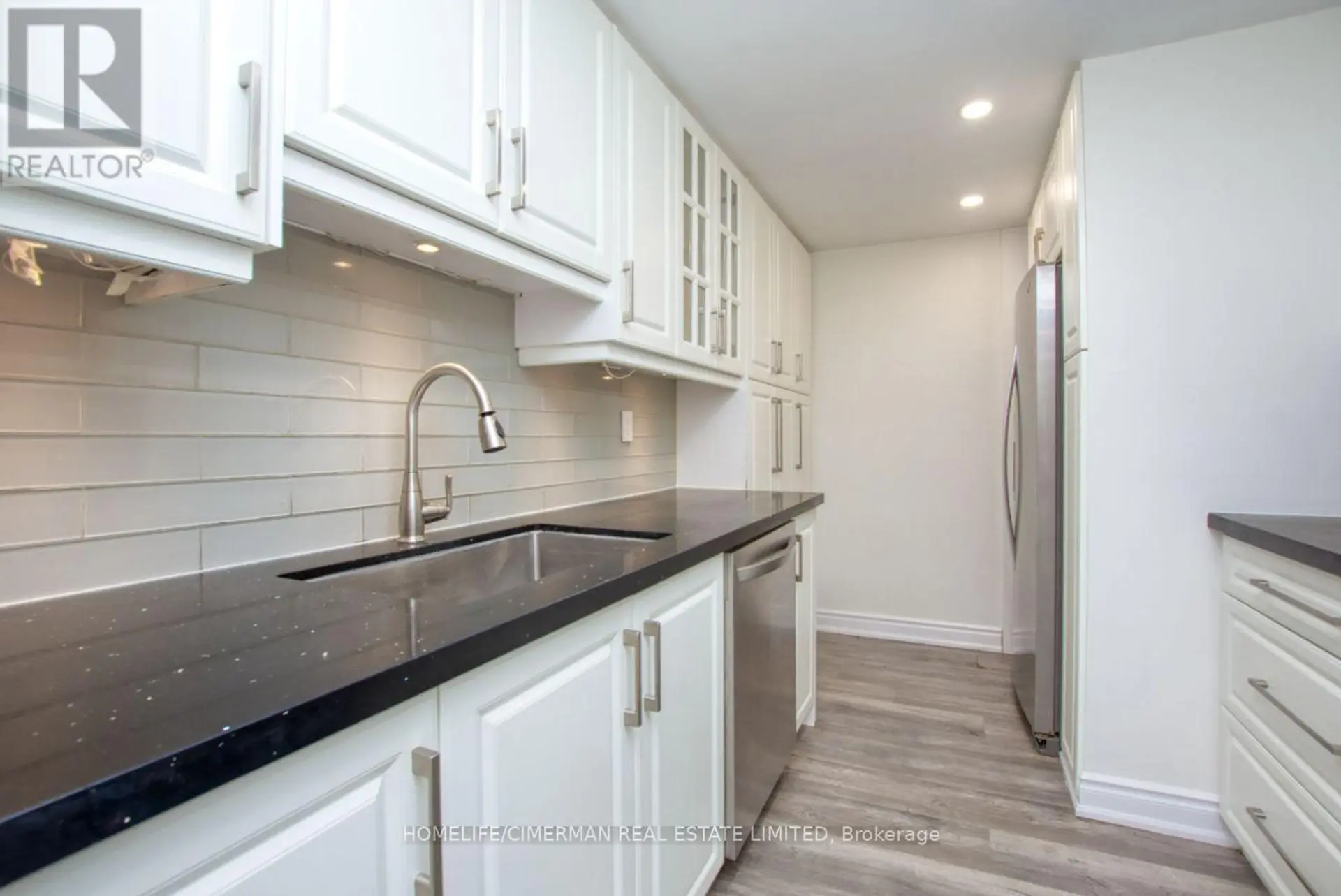 #1511 320 DIXON ROAD - Image 4