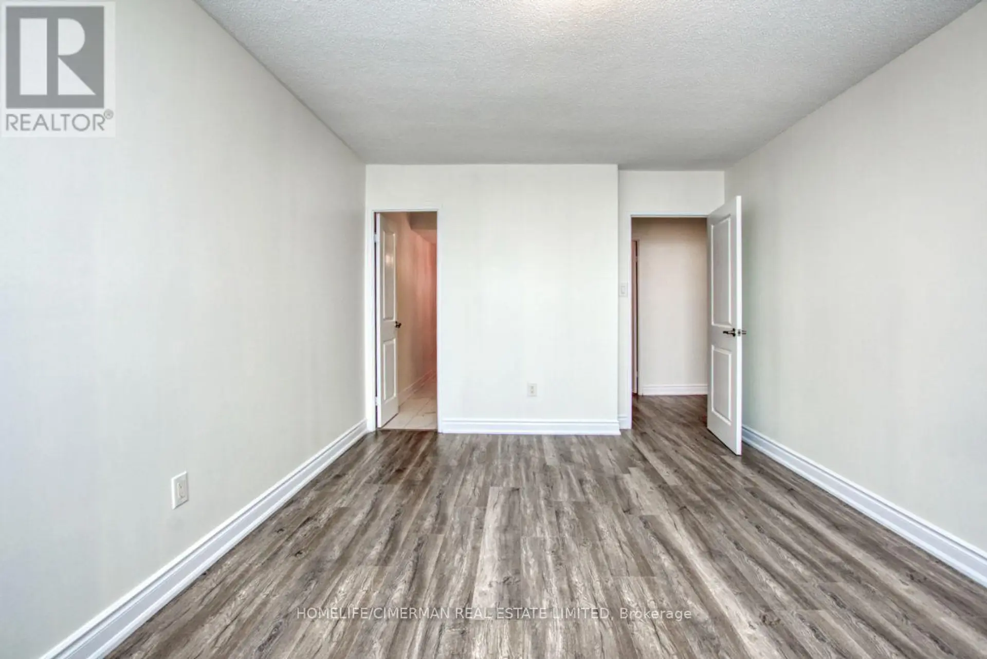 #1511 320 DIXON ROAD - Image 9