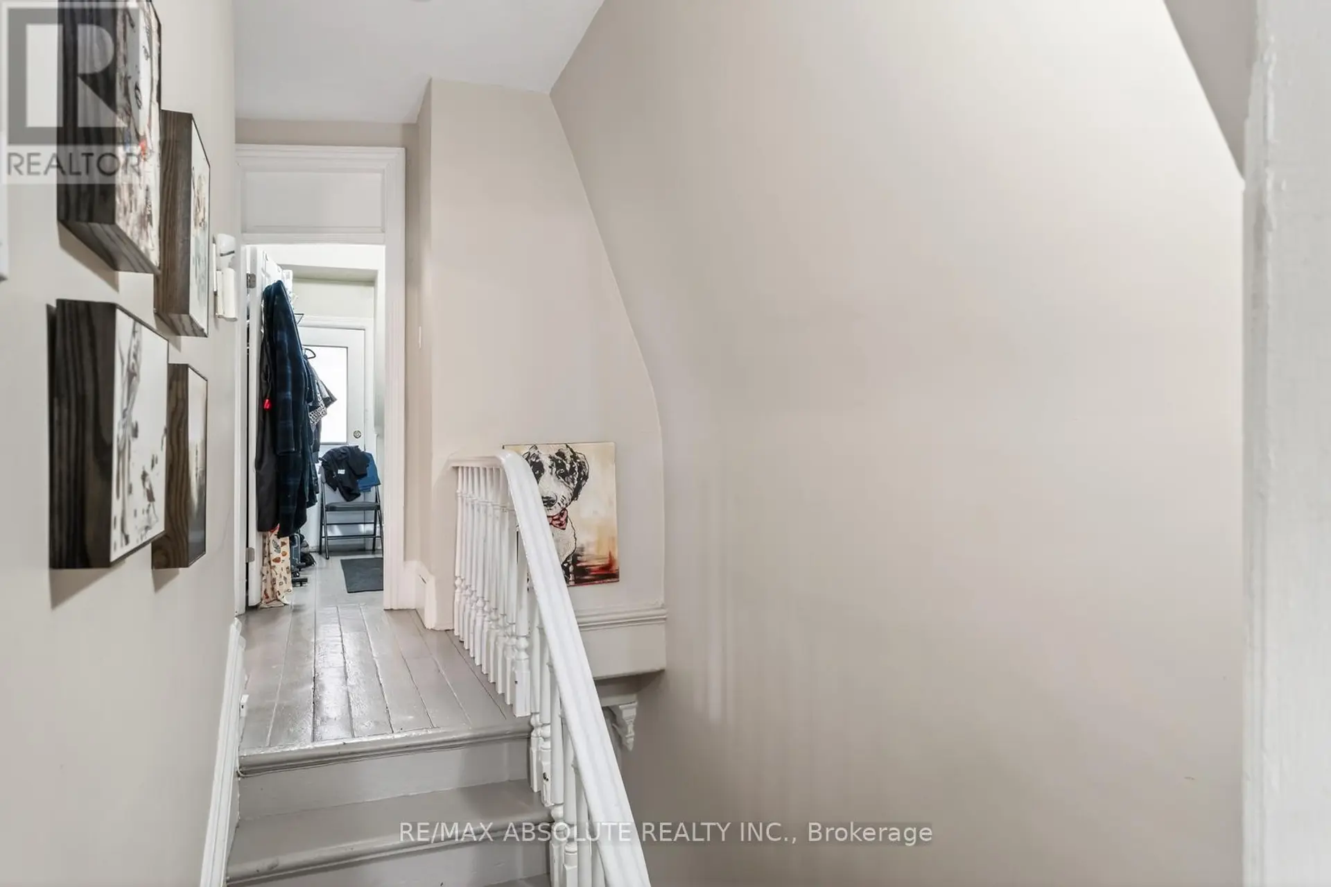 231 BELL STREET N - Image 14