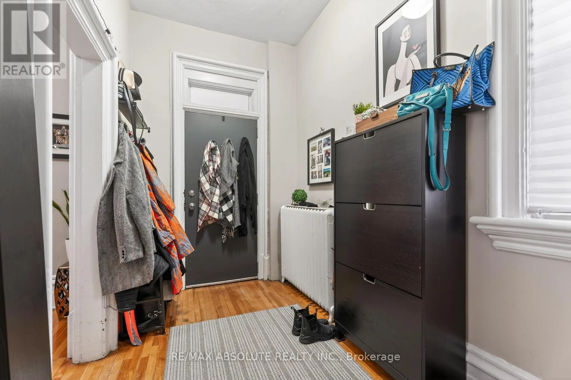 231 BELL STREET N - Image 3