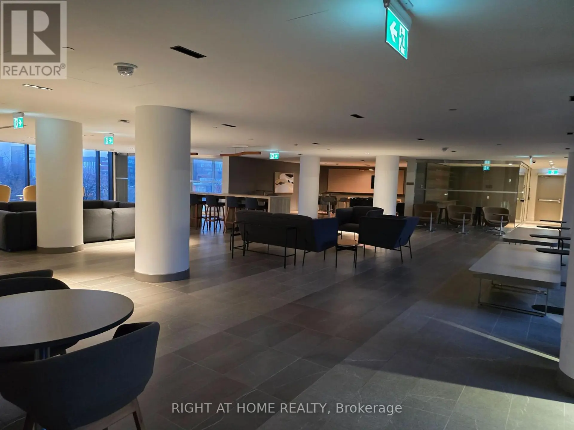 #914 50 POWER STREET - Image 16
