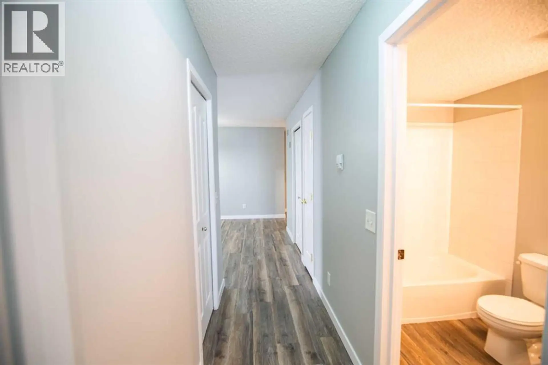 #202 5202 VALLEYVIEW PARK SE - Image 13