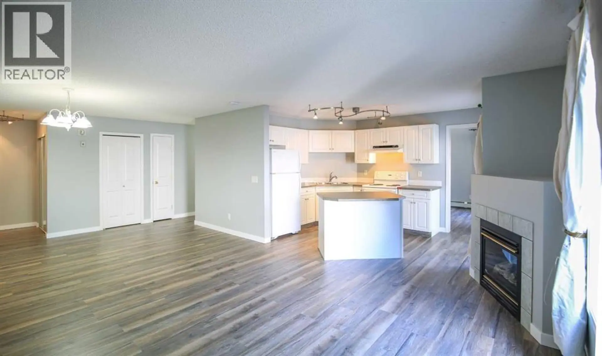 #202 5202 VALLEYVIEW PARK SE - Image 2
