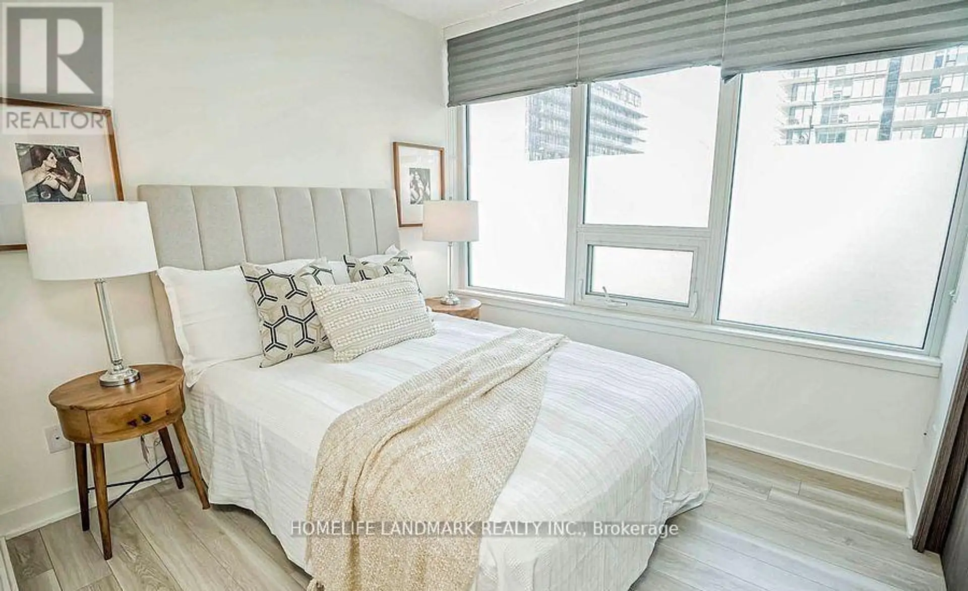 #605 19 BATHURST STREET - Image 4
