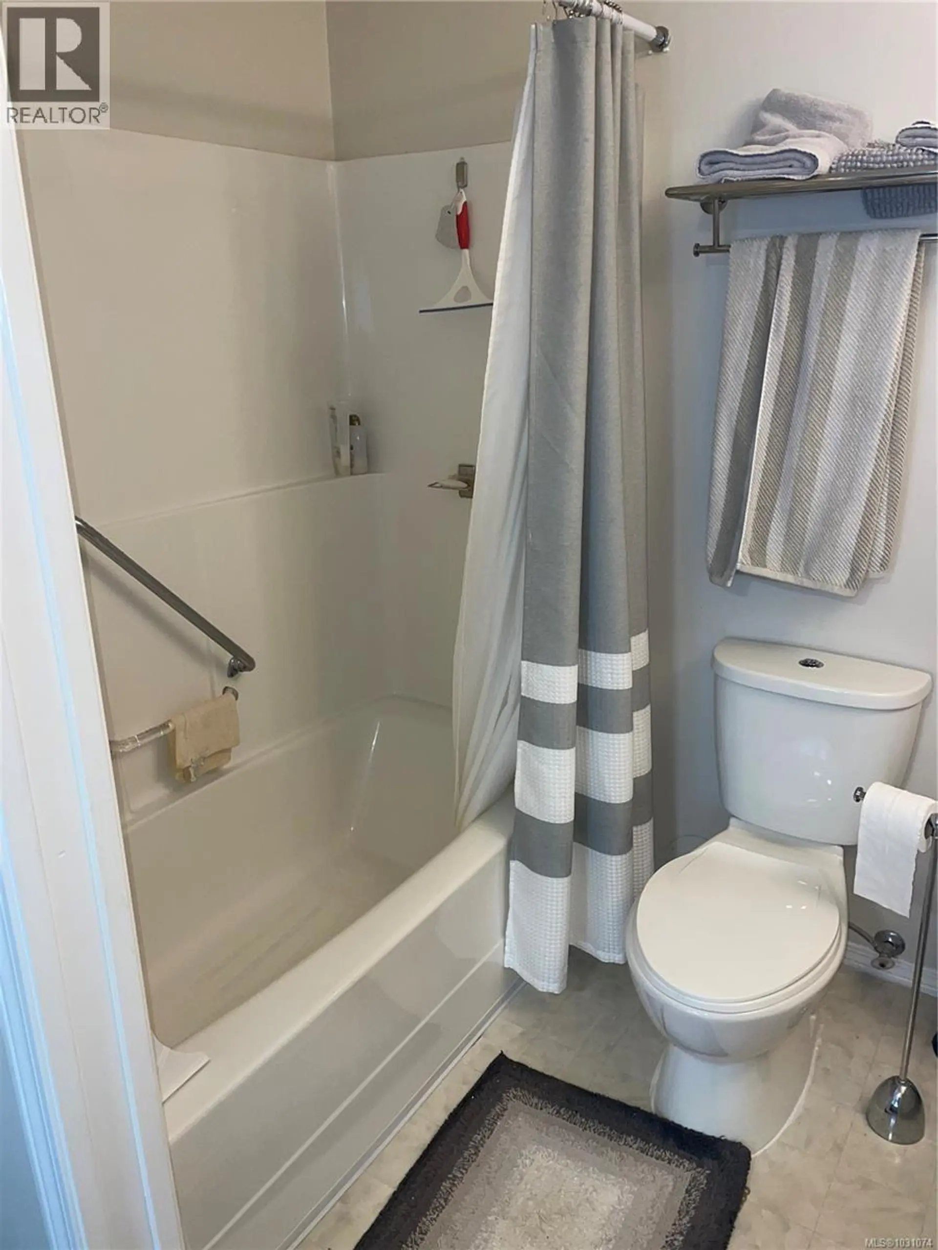 Property at #204 264 MCVICKERS ST, Parksville, BC