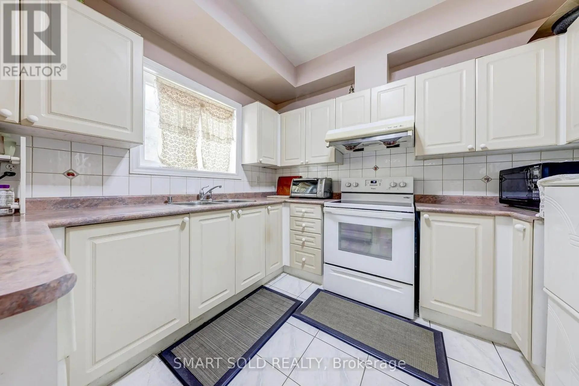 #84 190 HARDING BOULEVARD W - Image 9
