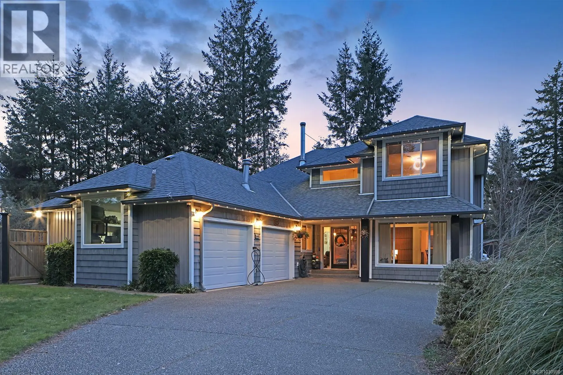 Property at 1669 Essex Pl, Comox, BC