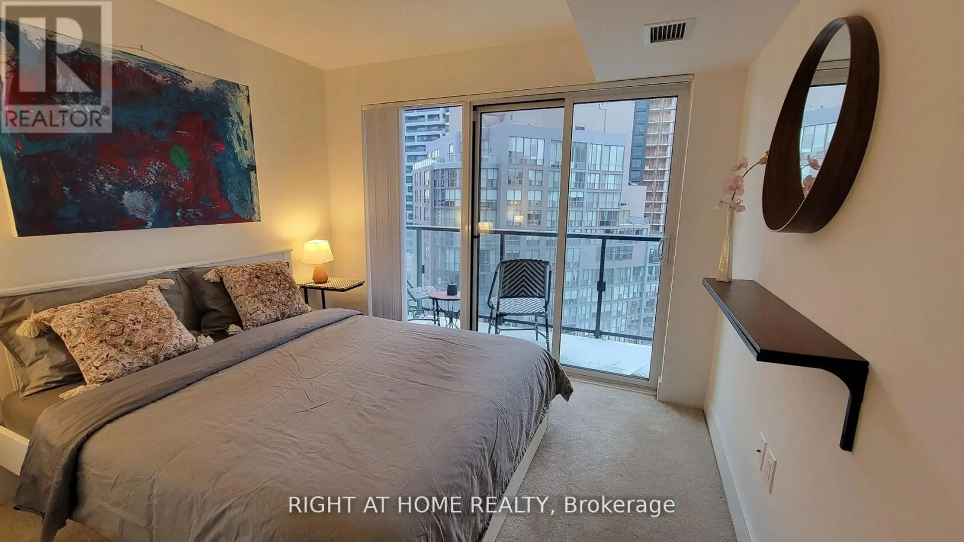 #2404 955 BAY STREET - Image 13